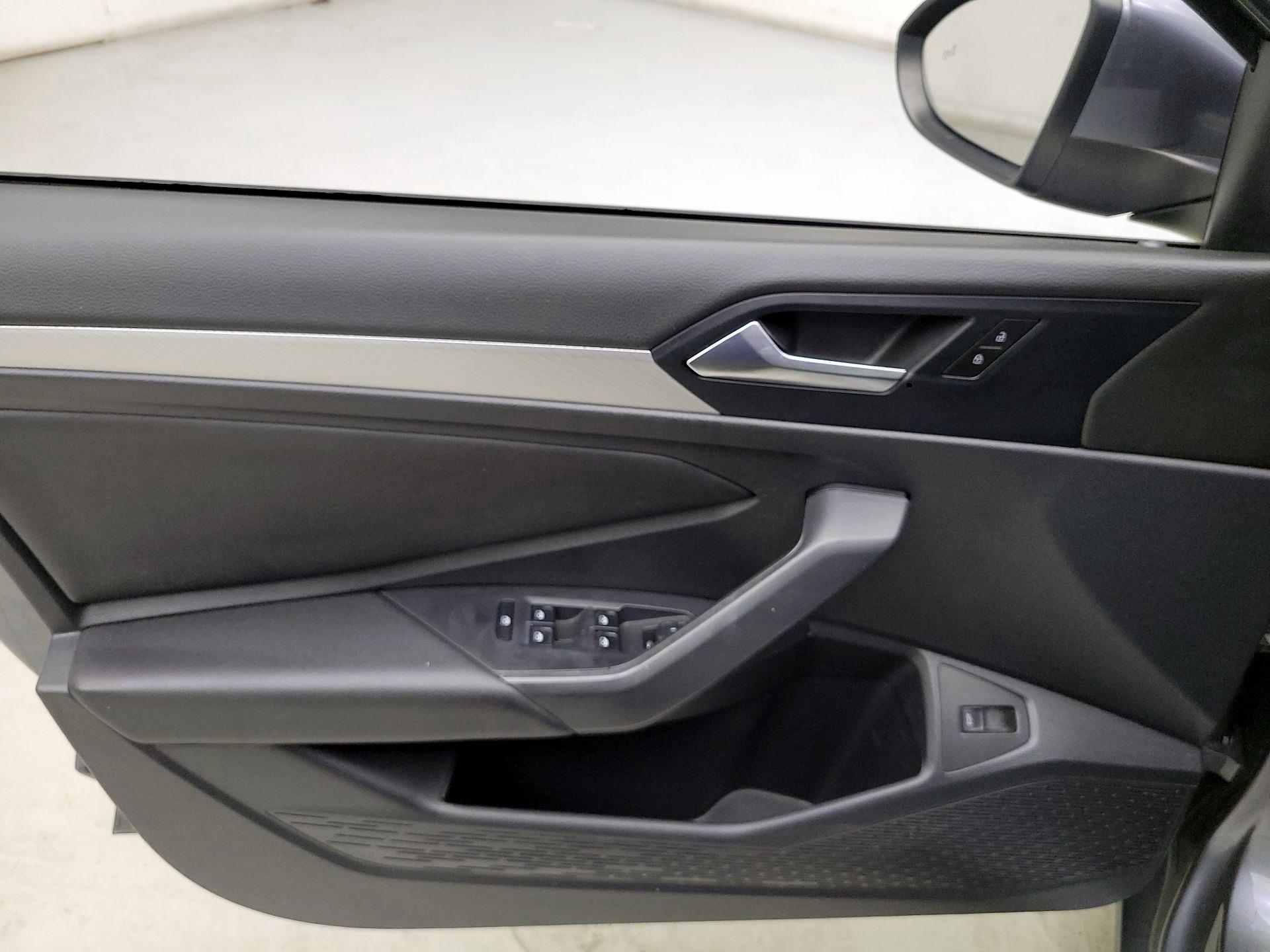 Thumbnail: 2019 Volkswagen Jetta - 12