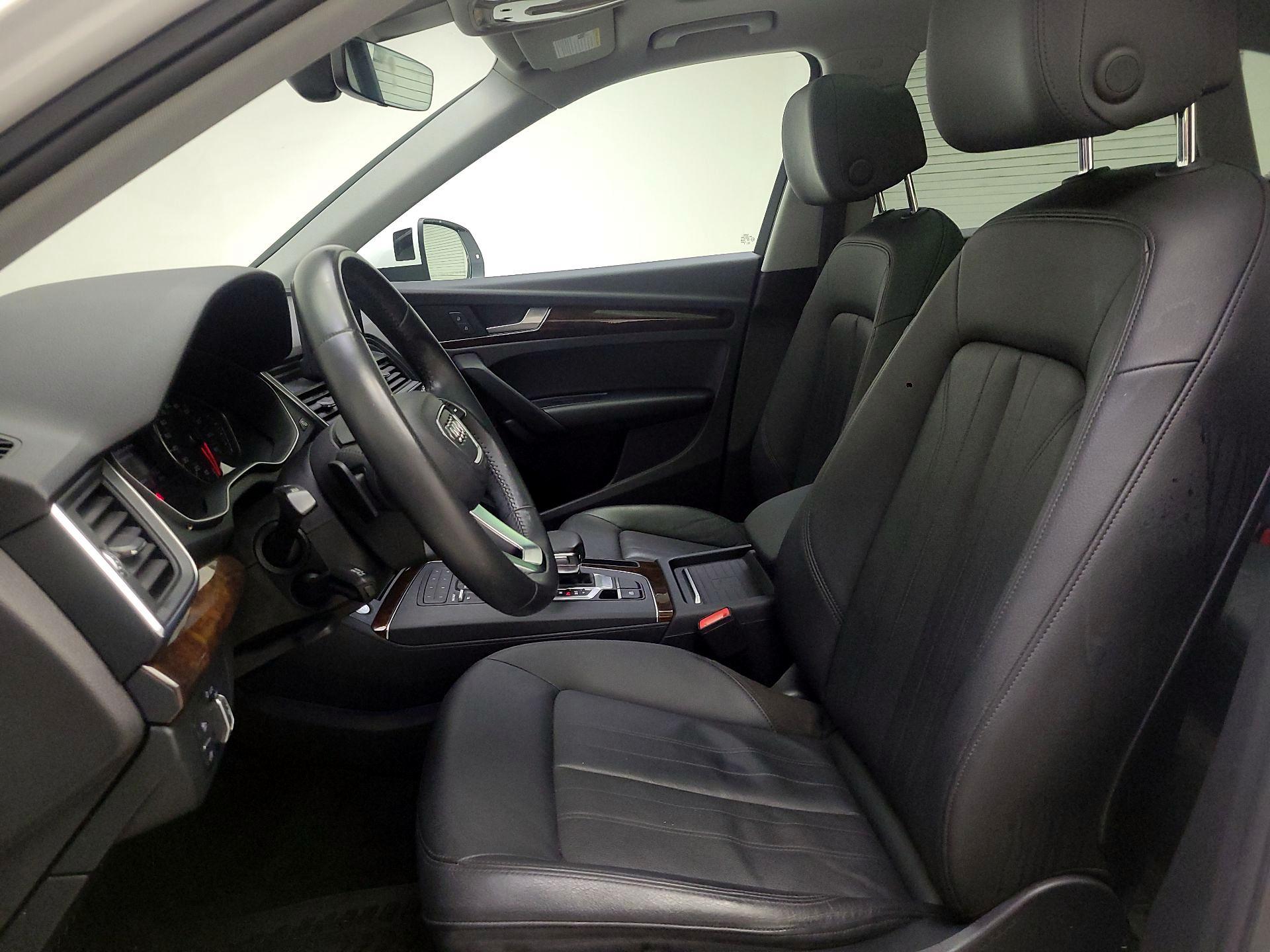 Thumbnail: 2020 Audi Q5 - 11