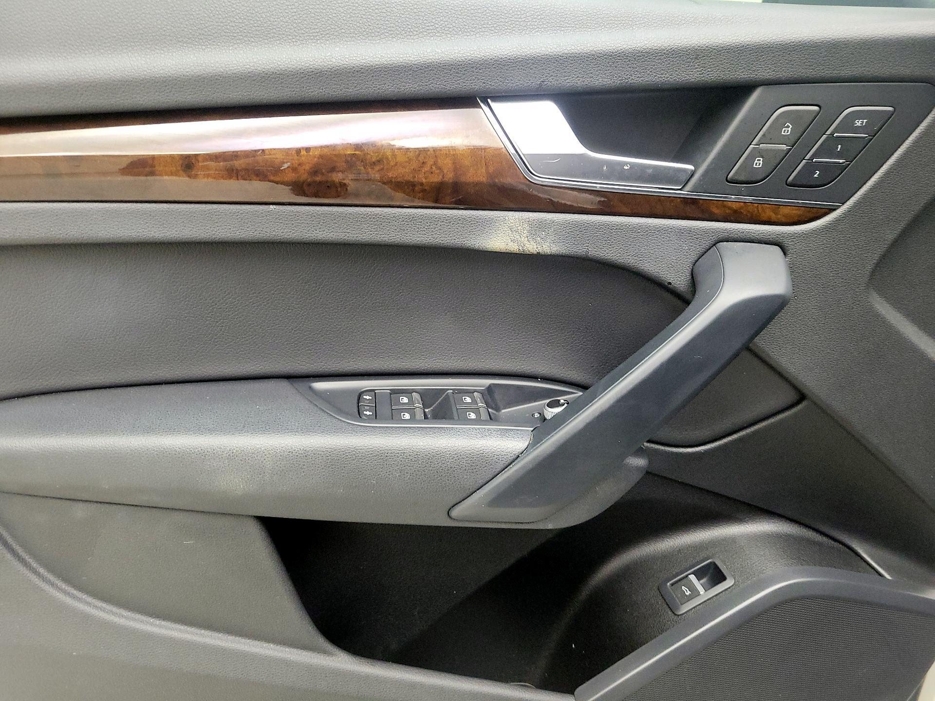 Thumbnail: 2020 Audi Q5 - 12