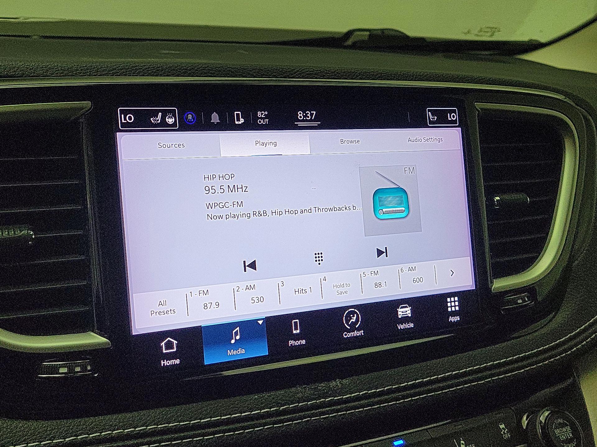Thumbnail: 2022 Chrysler Pacifica - 15