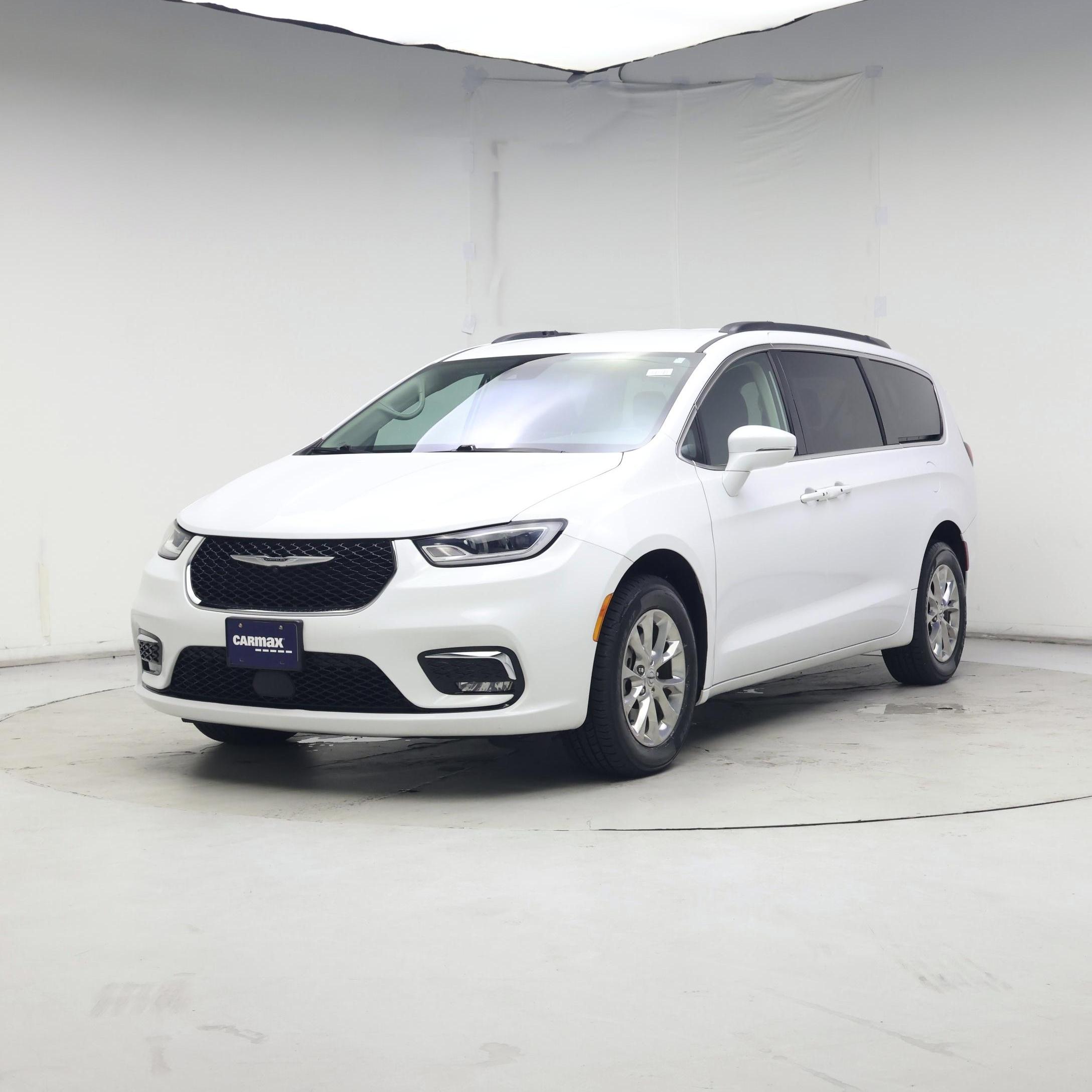 Thumbnail: 2022 Chrysler Pacifica - 4
