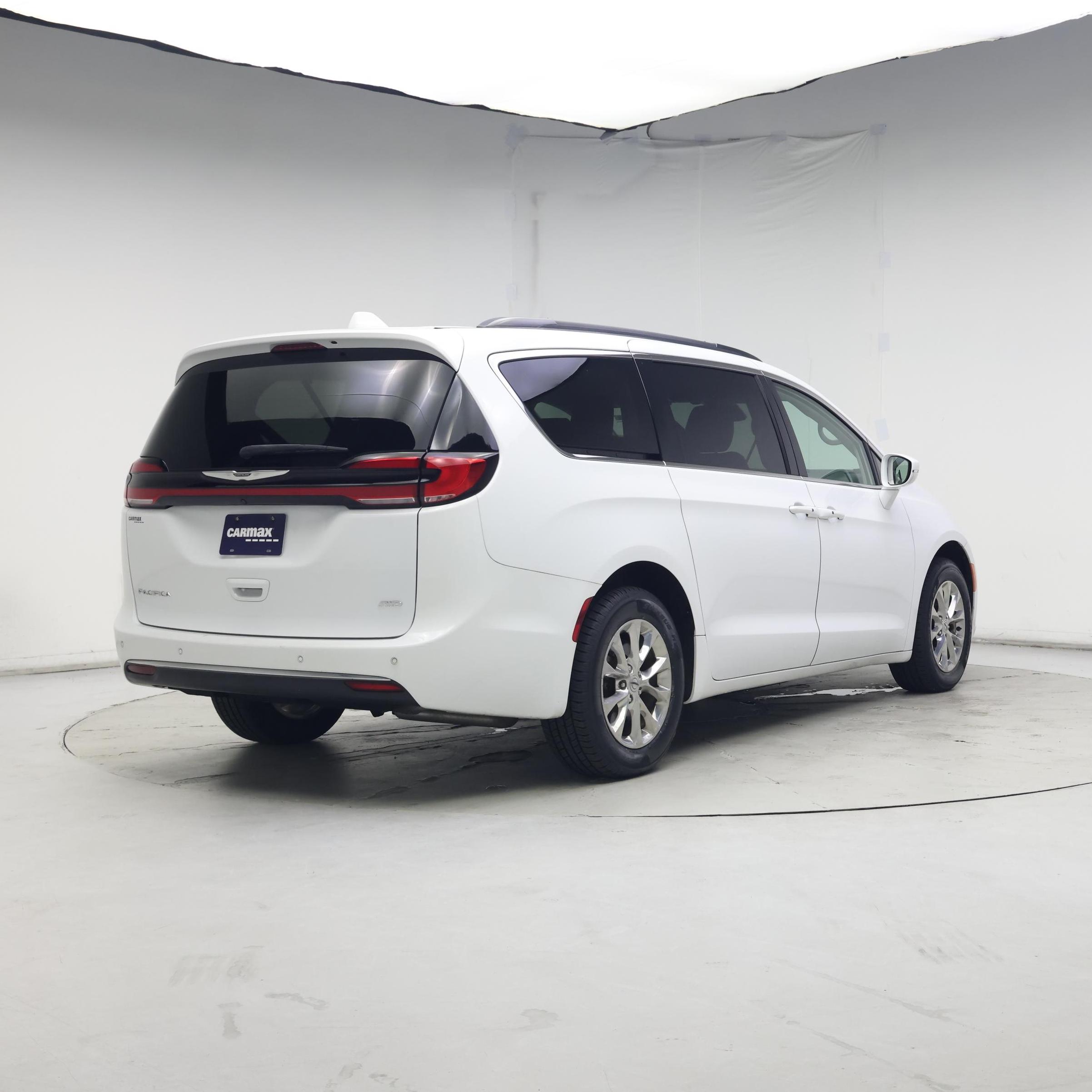 Thumbnail: 2022 Chrysler Pacifica - 8
