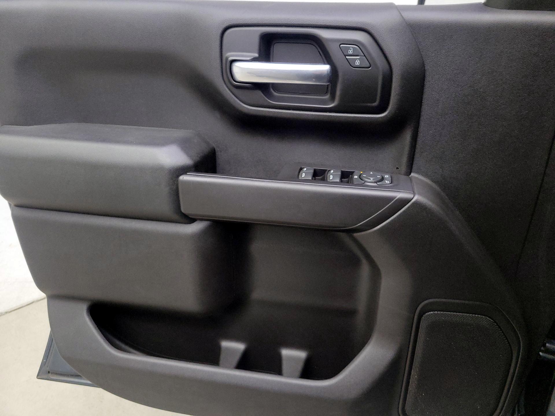 Thumbnail: 2019 Chevrolet Silverado 1500 - 12