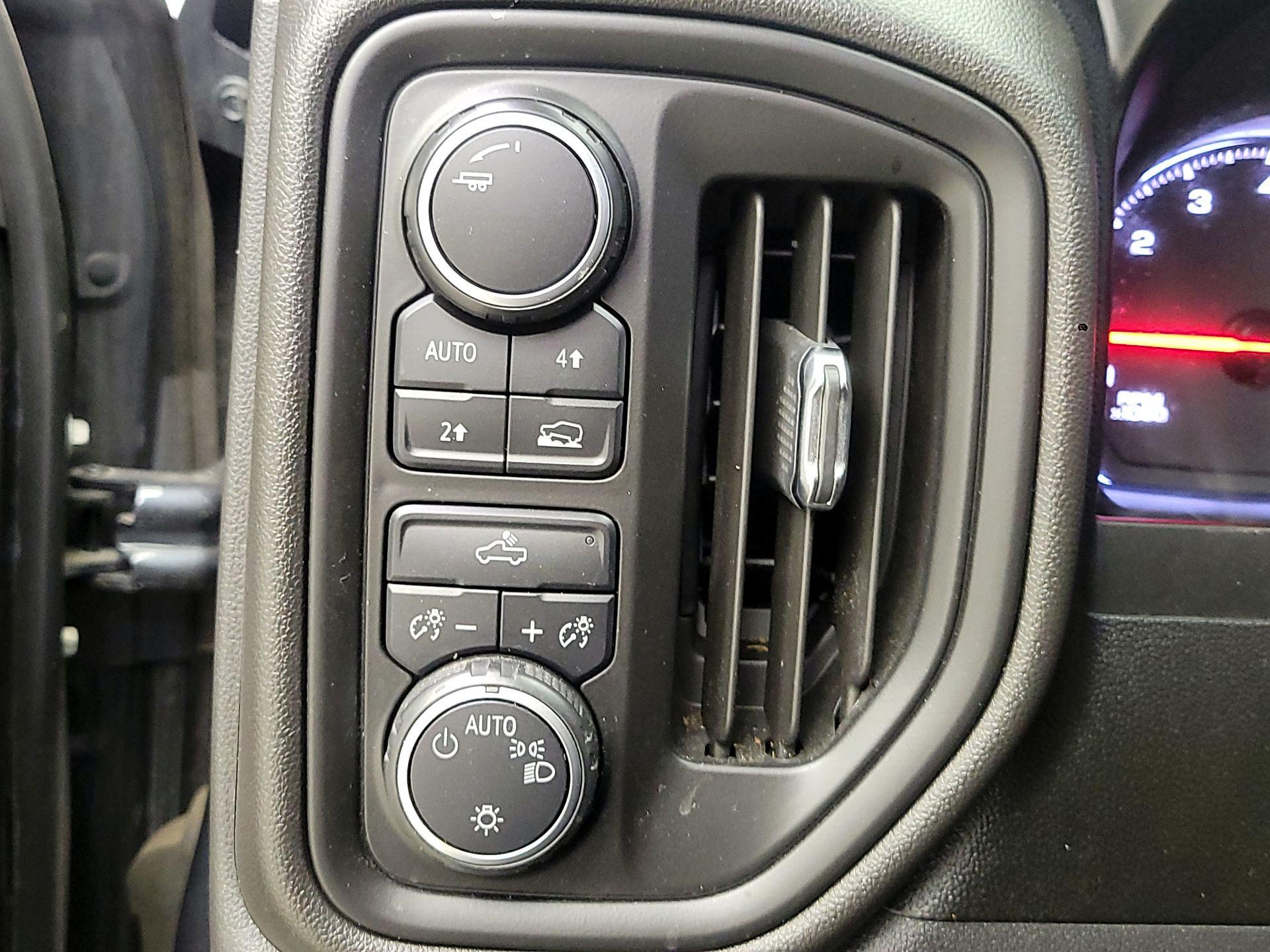 Thumbnail: 2019 Chevrolet Silverado 1500 - 13