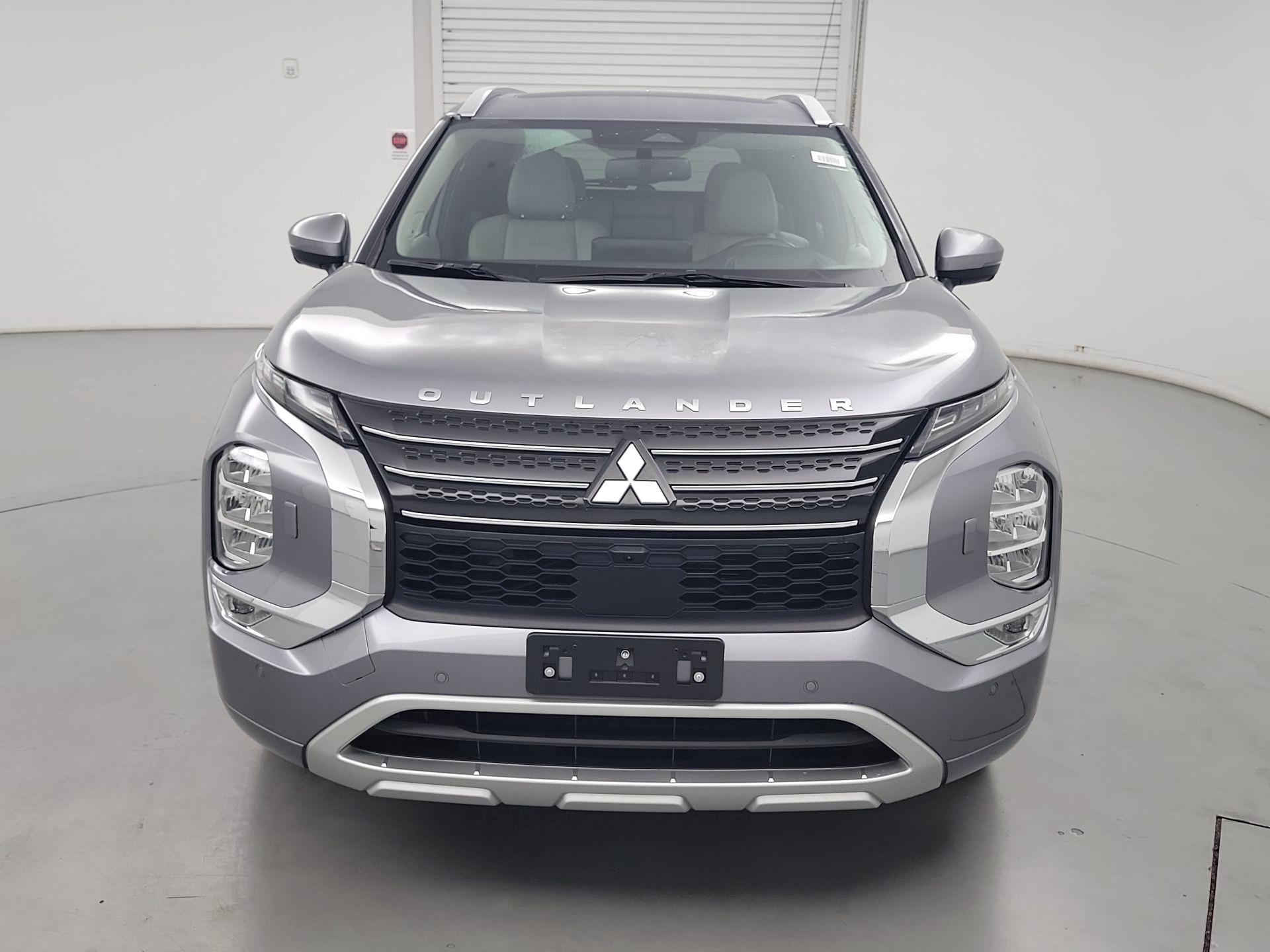 Thumbnail: 2023 Mitsubishi Outlander - 2
