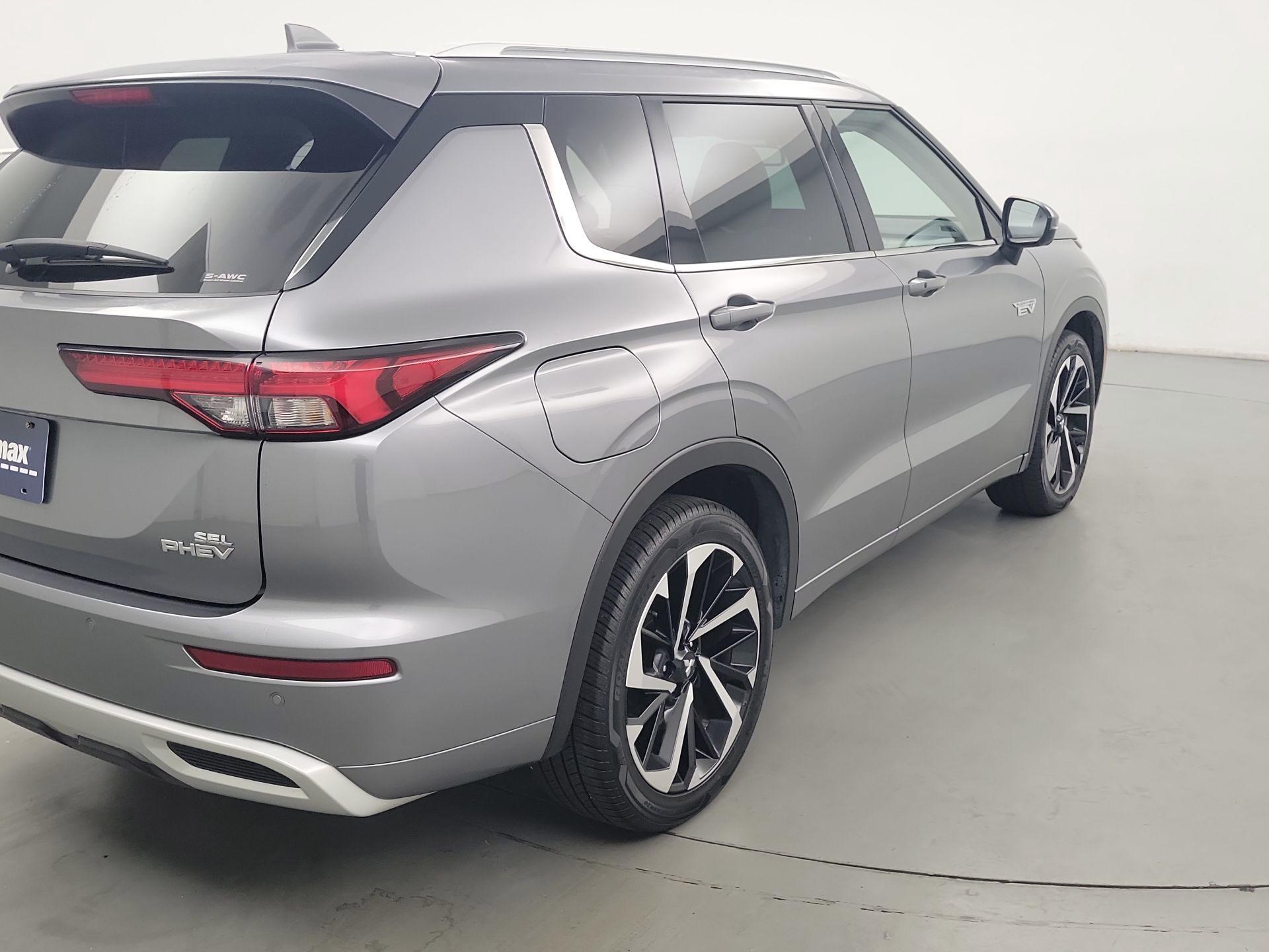 Thumbnail: 2023 Mitsubishi Outlander - 5