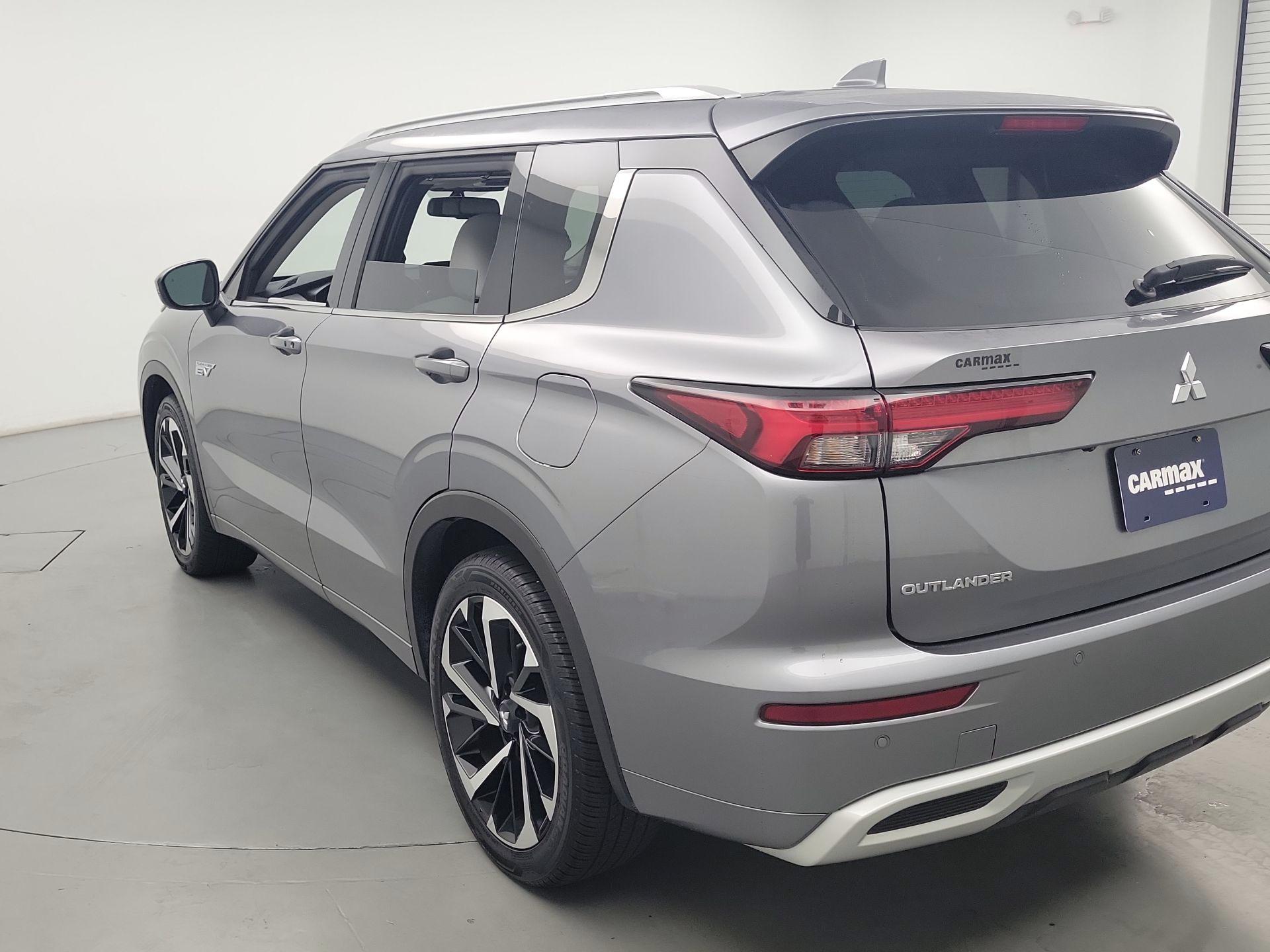 Thumbnail: 2023 Mitsubishi Outlander - 7