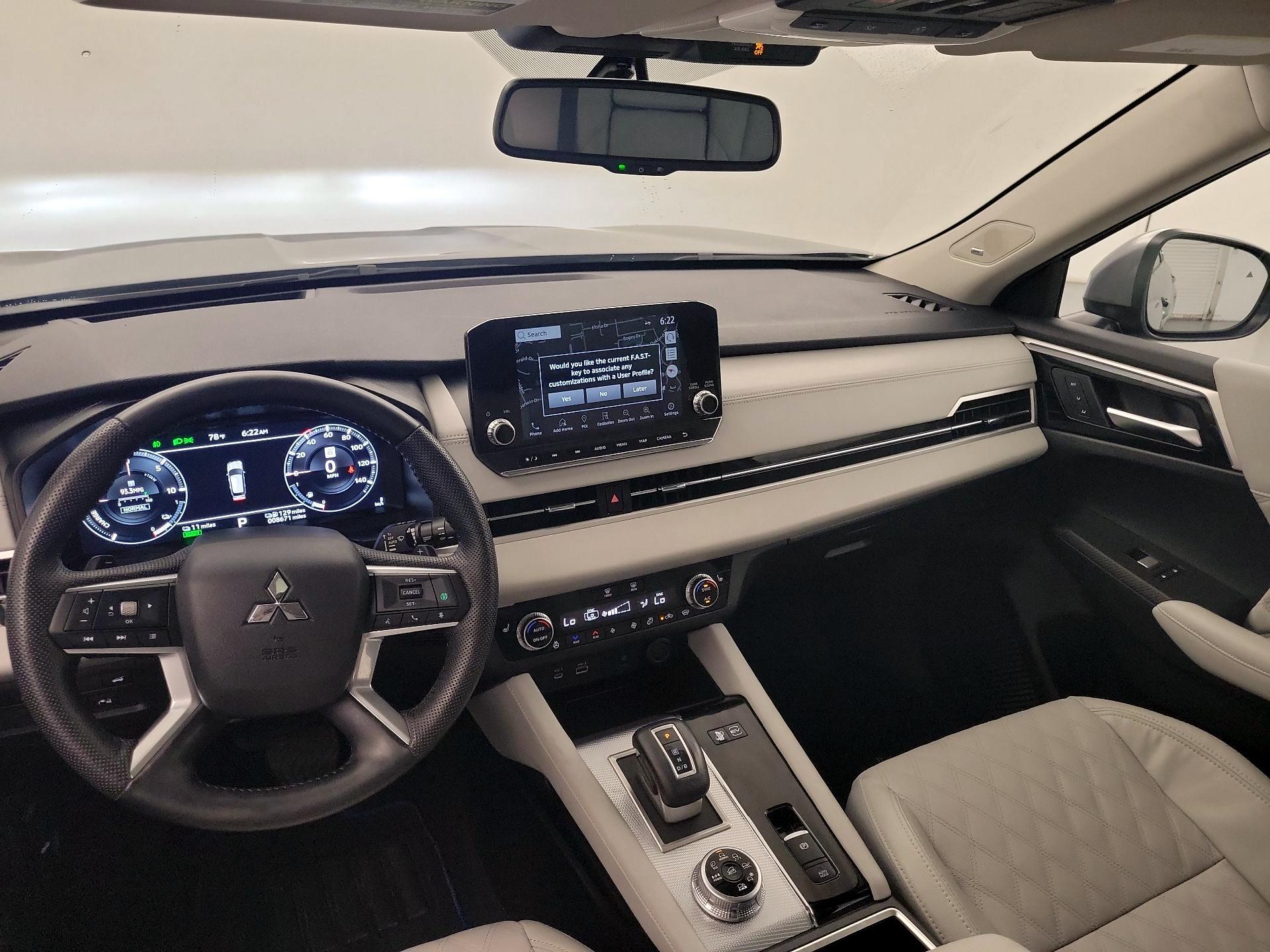 Thumbnail: 2023 Mitsubishi Outlander - 8