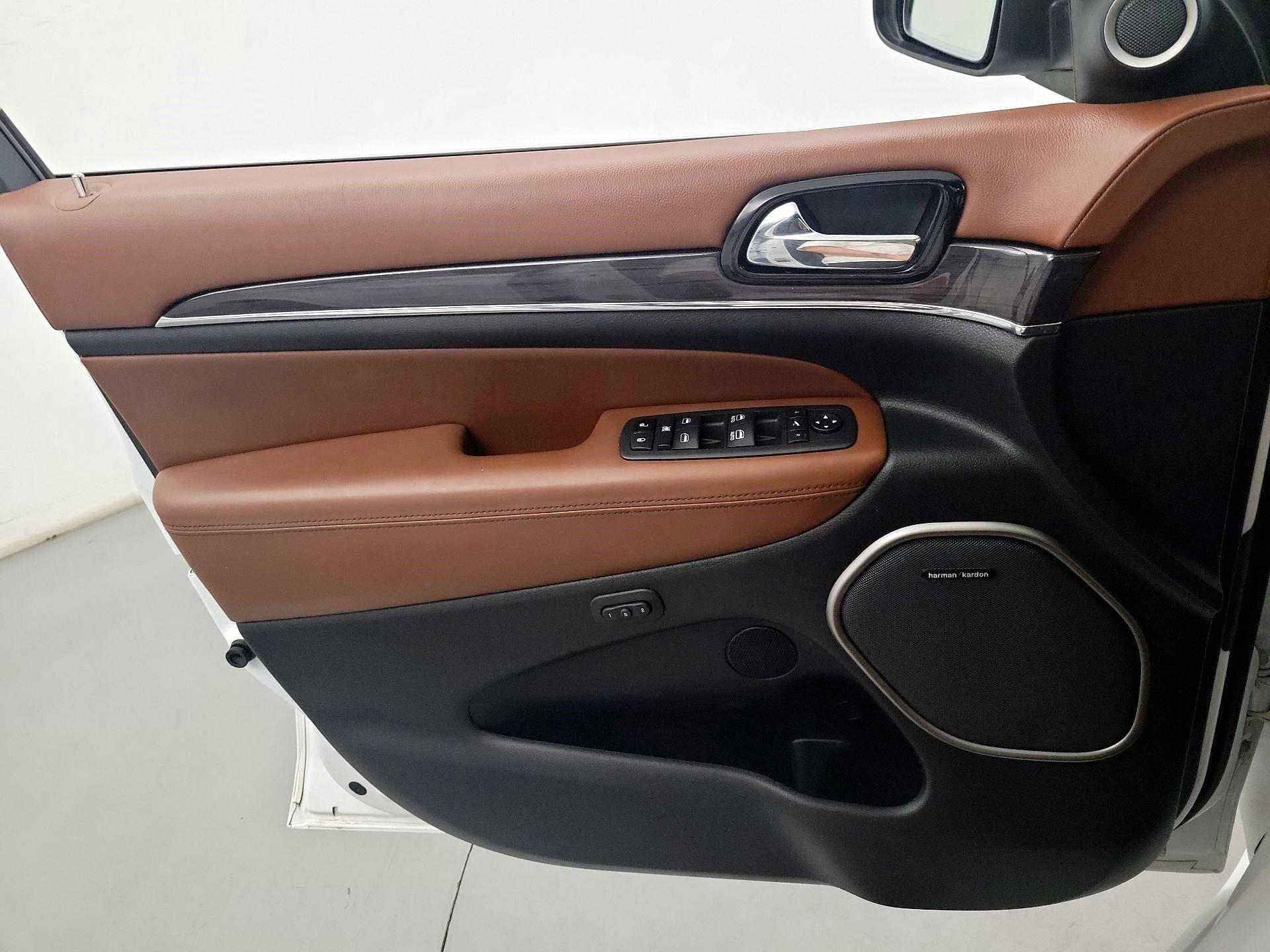 Thumbnail: 2021 Jeep Grand Cherokee - 10
