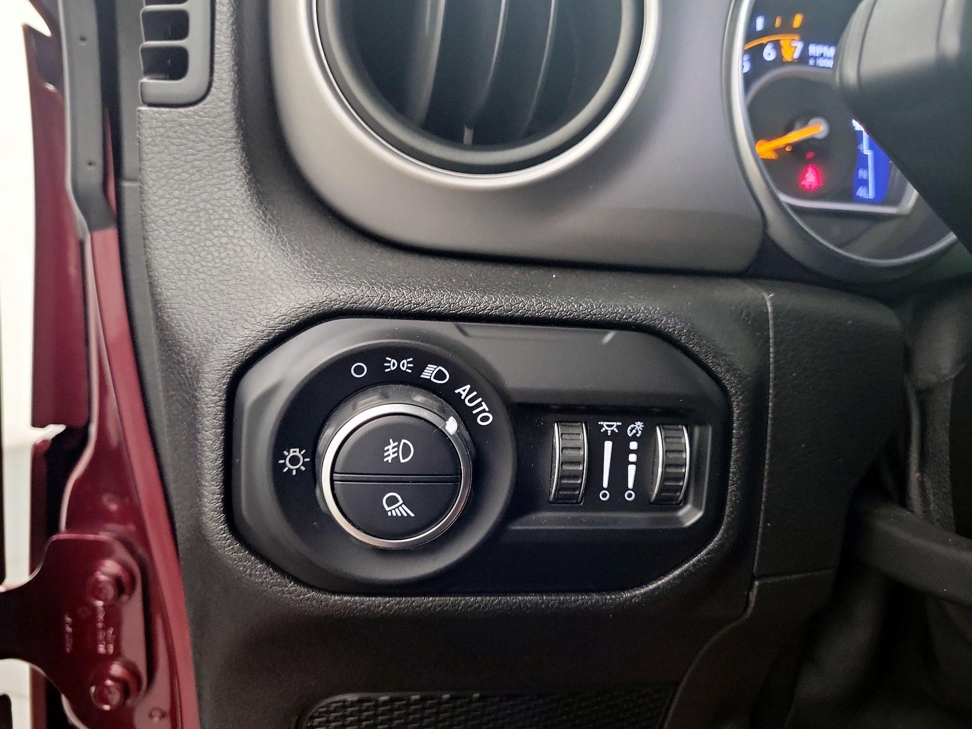 Thumbnail: 2021 Jeep Gladiator - 11