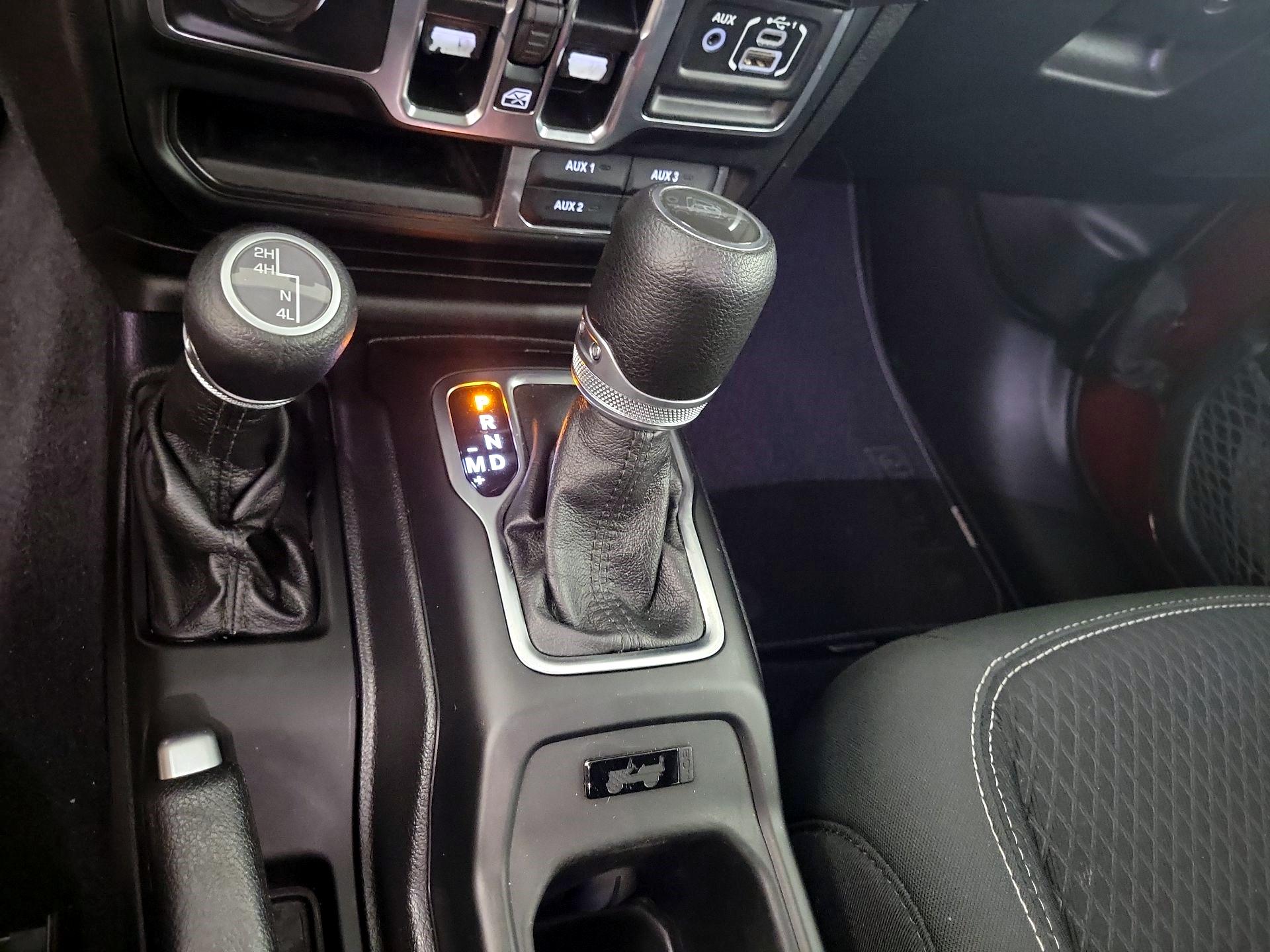 Thumbnail: 2021 Jeep Gladiator - 16