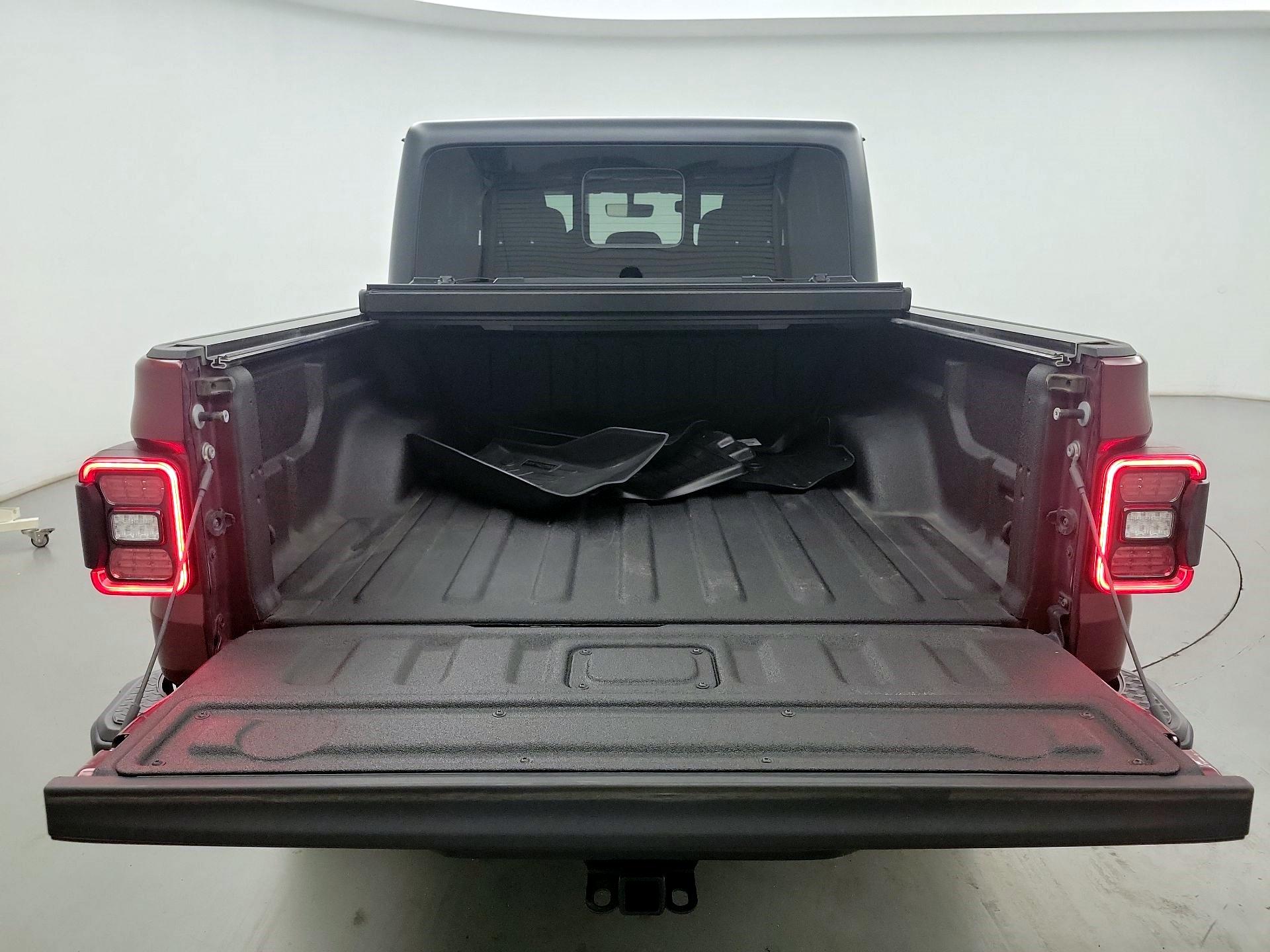 Thumbnail: 2021 Jeep Gladiator - 19