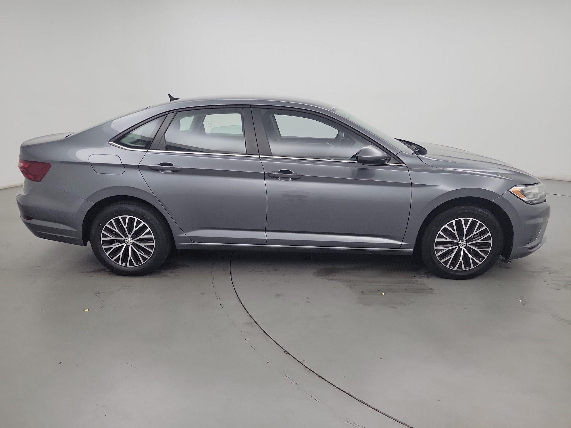 Thumbnail: 2021 Volkswagen Jetta - 4