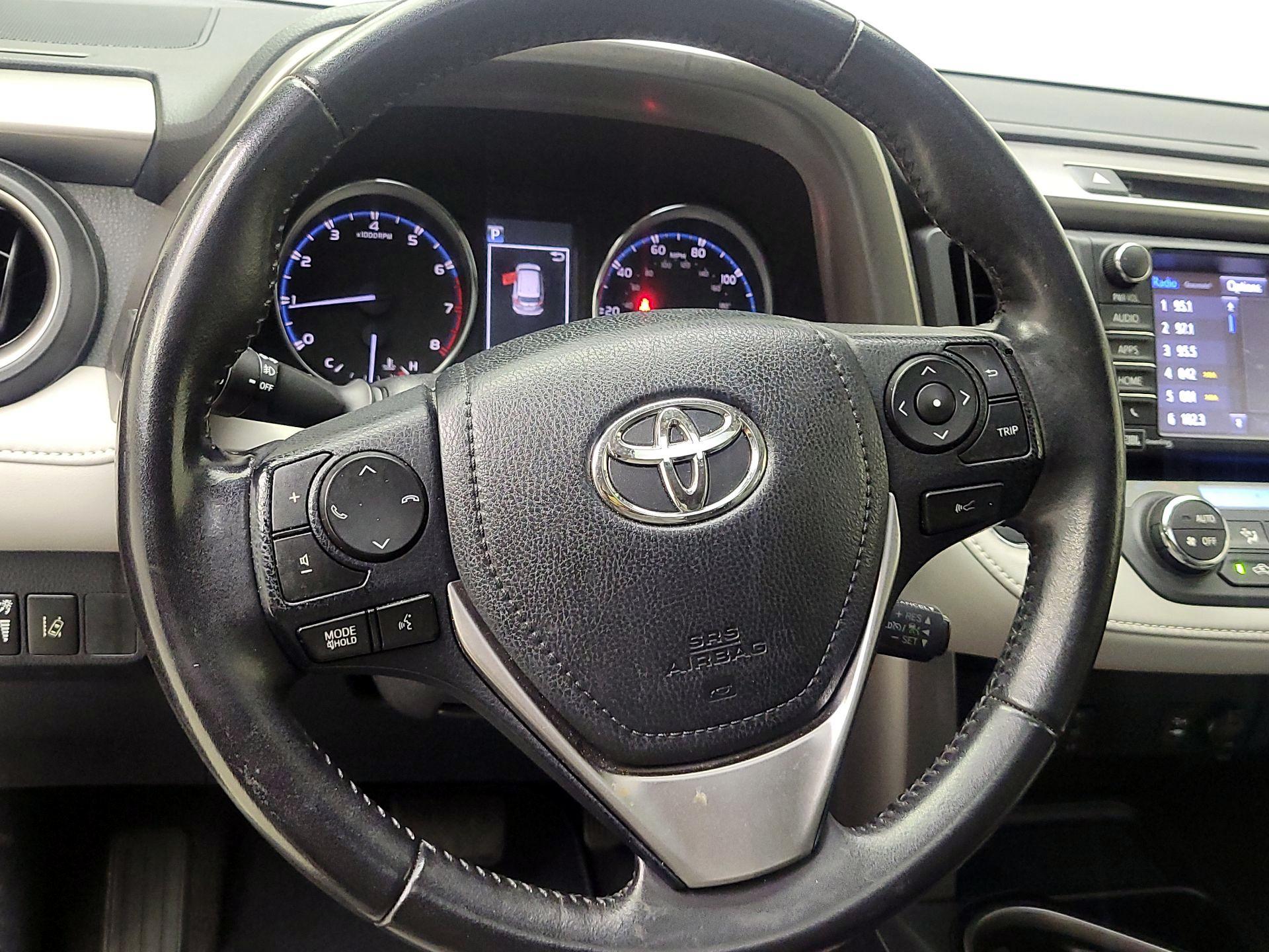 Thumbnail: 2016 Toyota RAV4 - 10