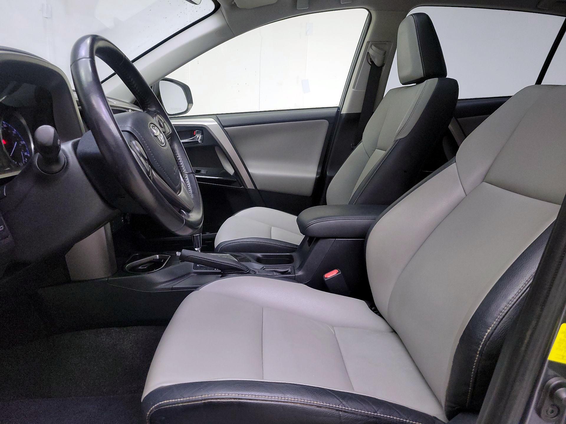 Thumbnail: 2016 Toyota RAV4 - 11