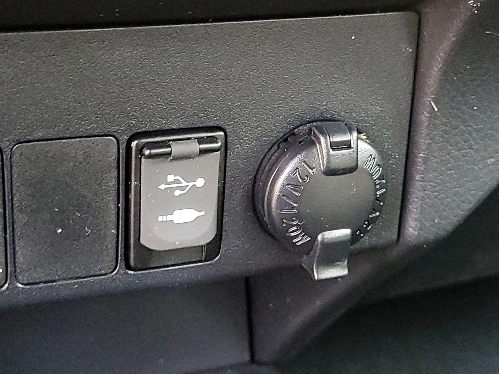 Thumbnail: 2016 Toyota RAV4 - 18