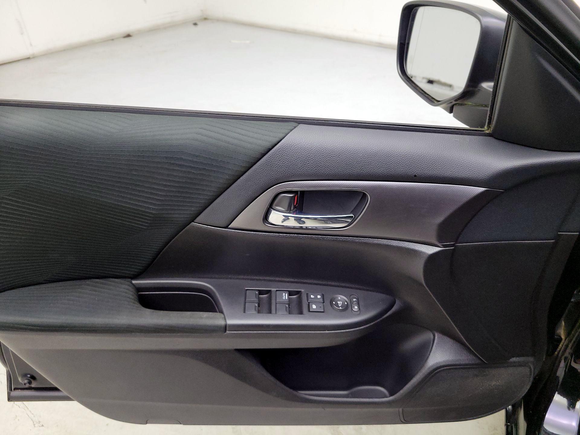 Thumbnail: 2015 Honda Accord - 12