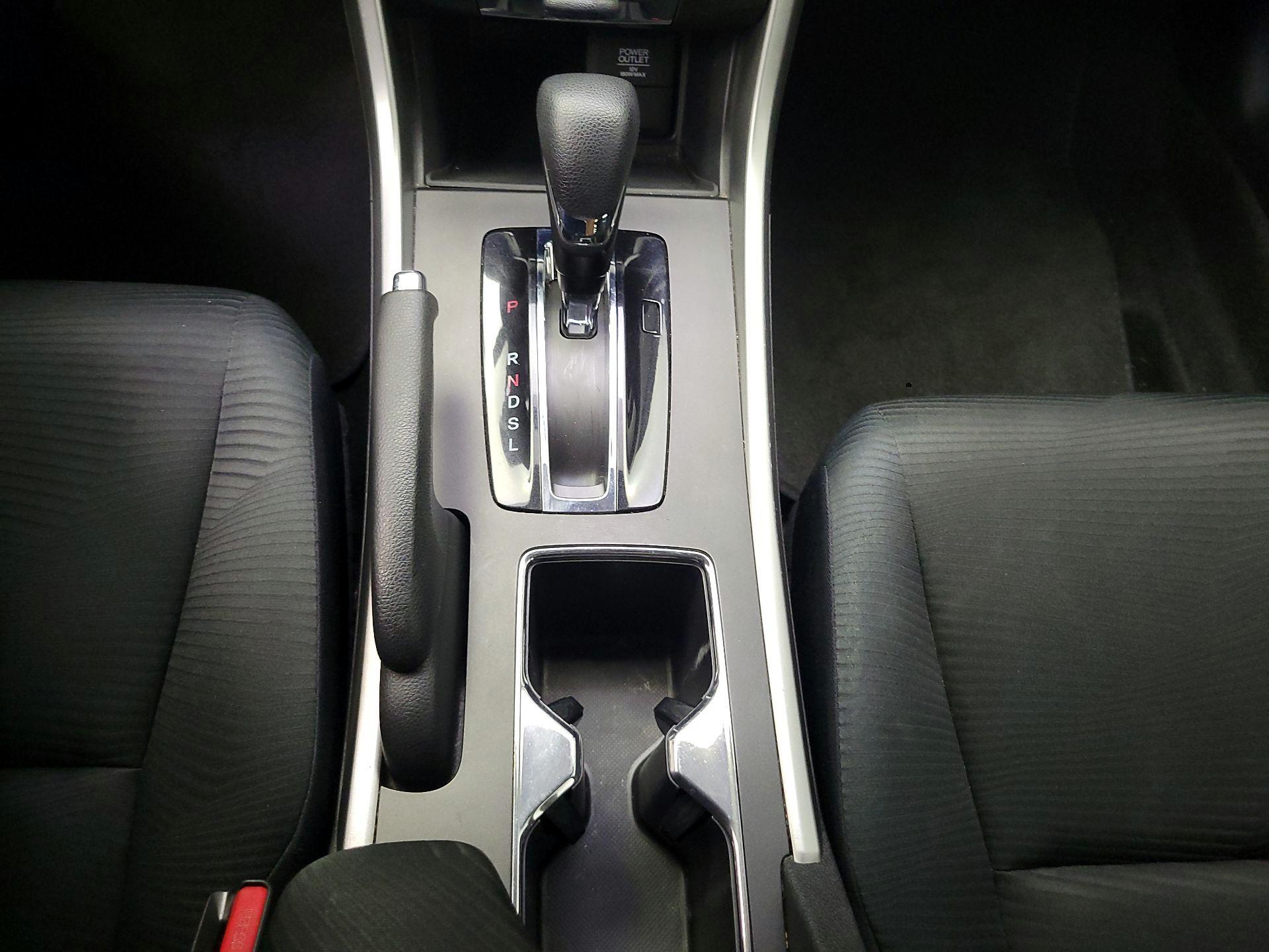 Thumbnail: 2015 Honda Accord - 17
