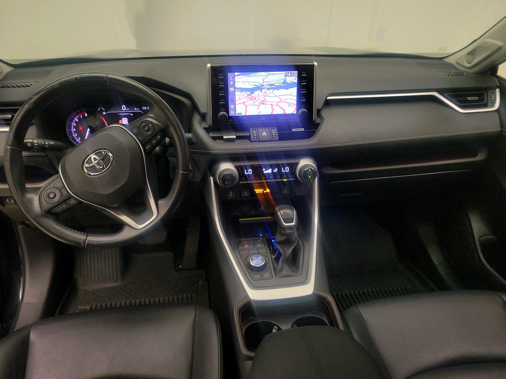 Thumbnail: 2019 Toyota RAV4 - 9