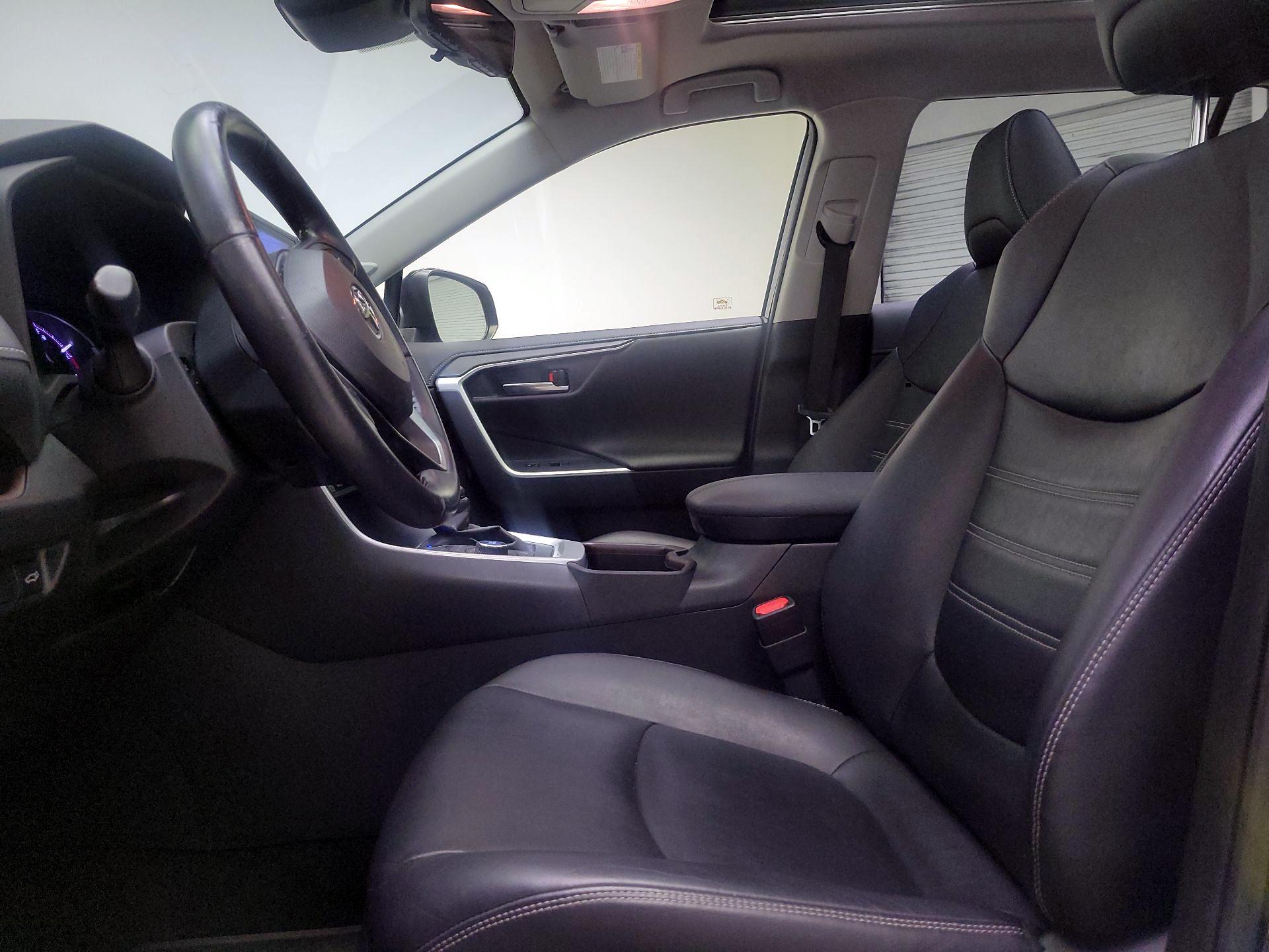 Thumbnail: 2019 Toyota RAV4 - 11