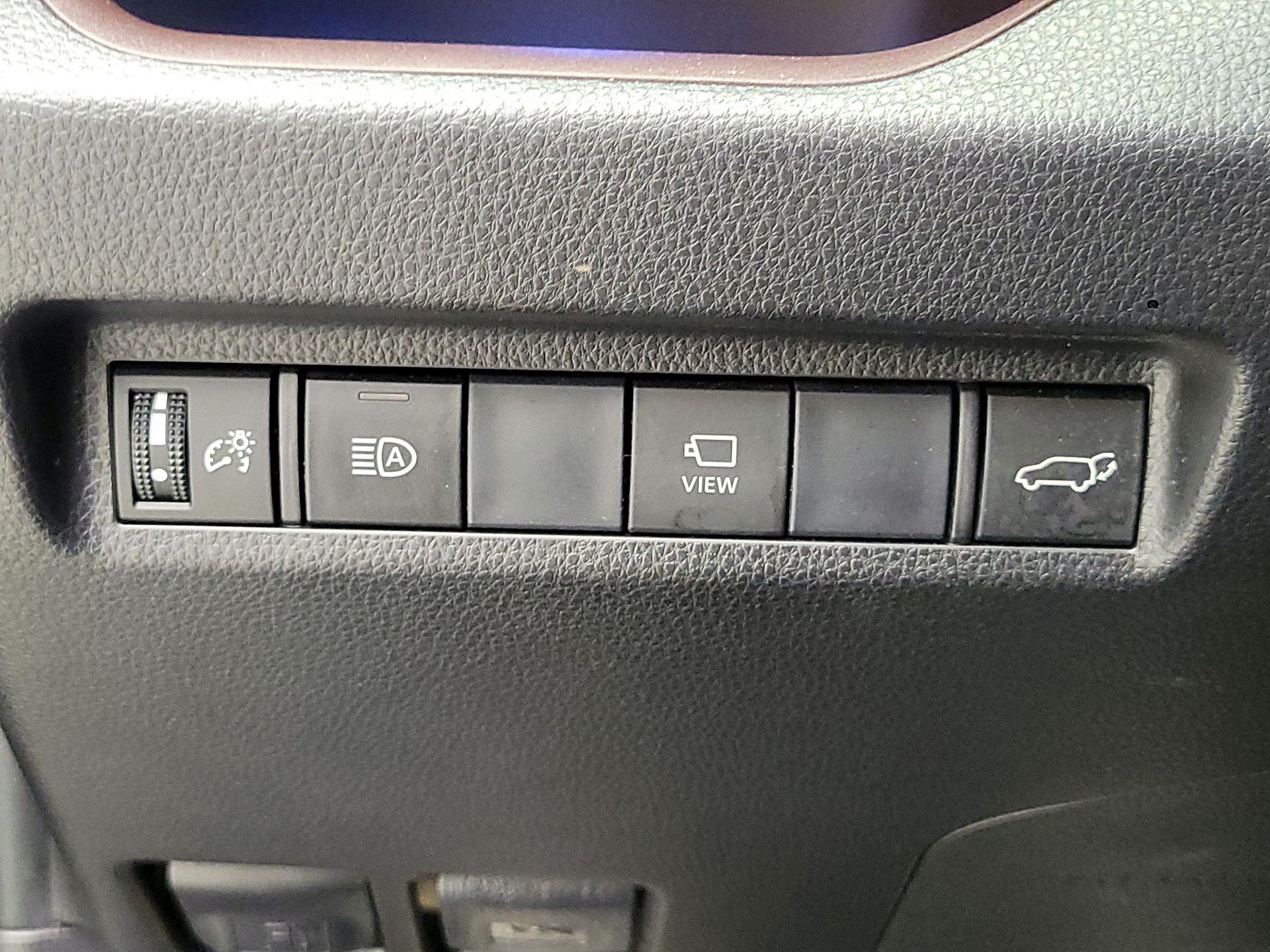 Thumbnail: 2019 Toyota RAV4 - 13