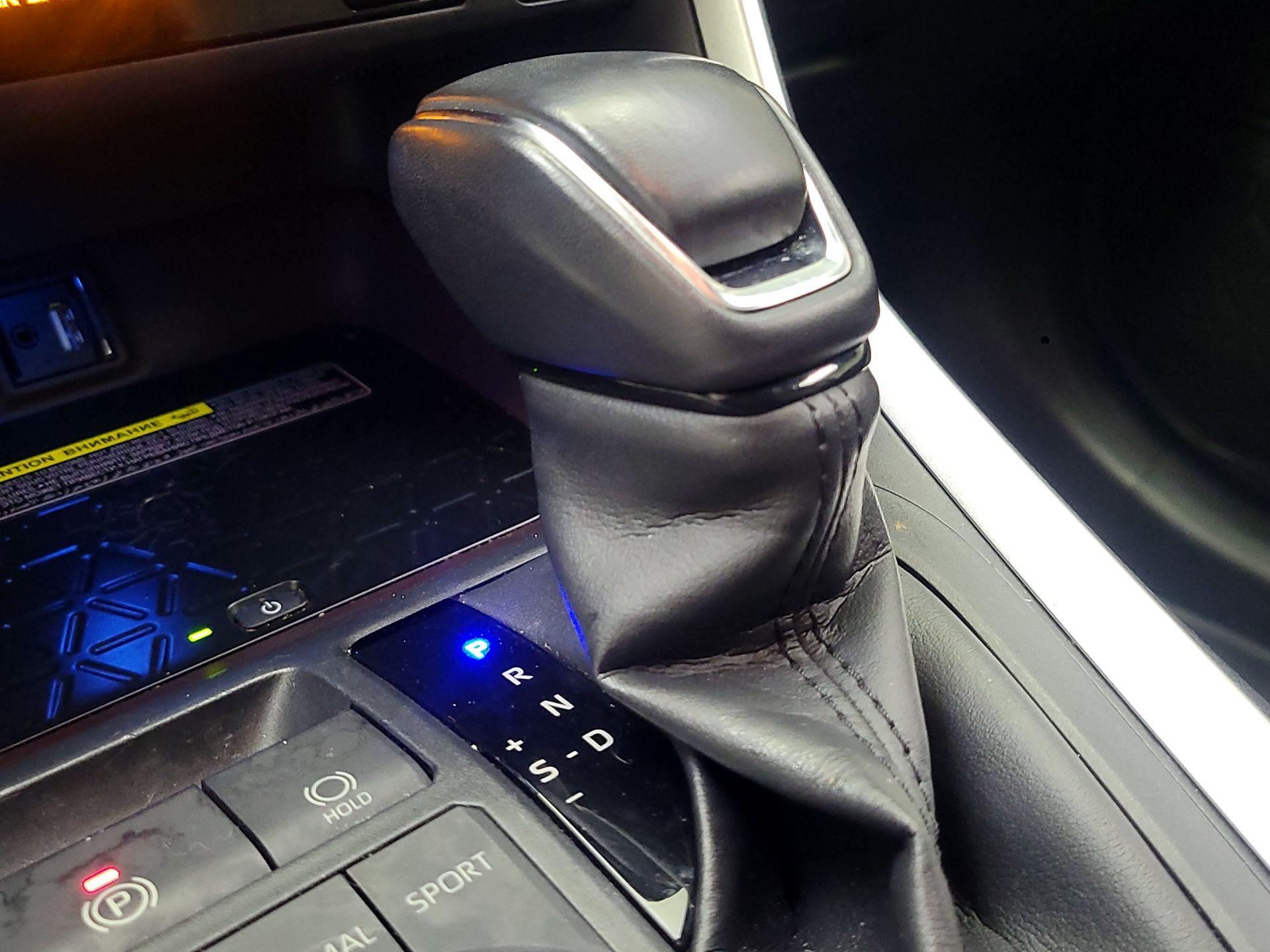Thumbnail: 2019 Toyota RAV4 - 18