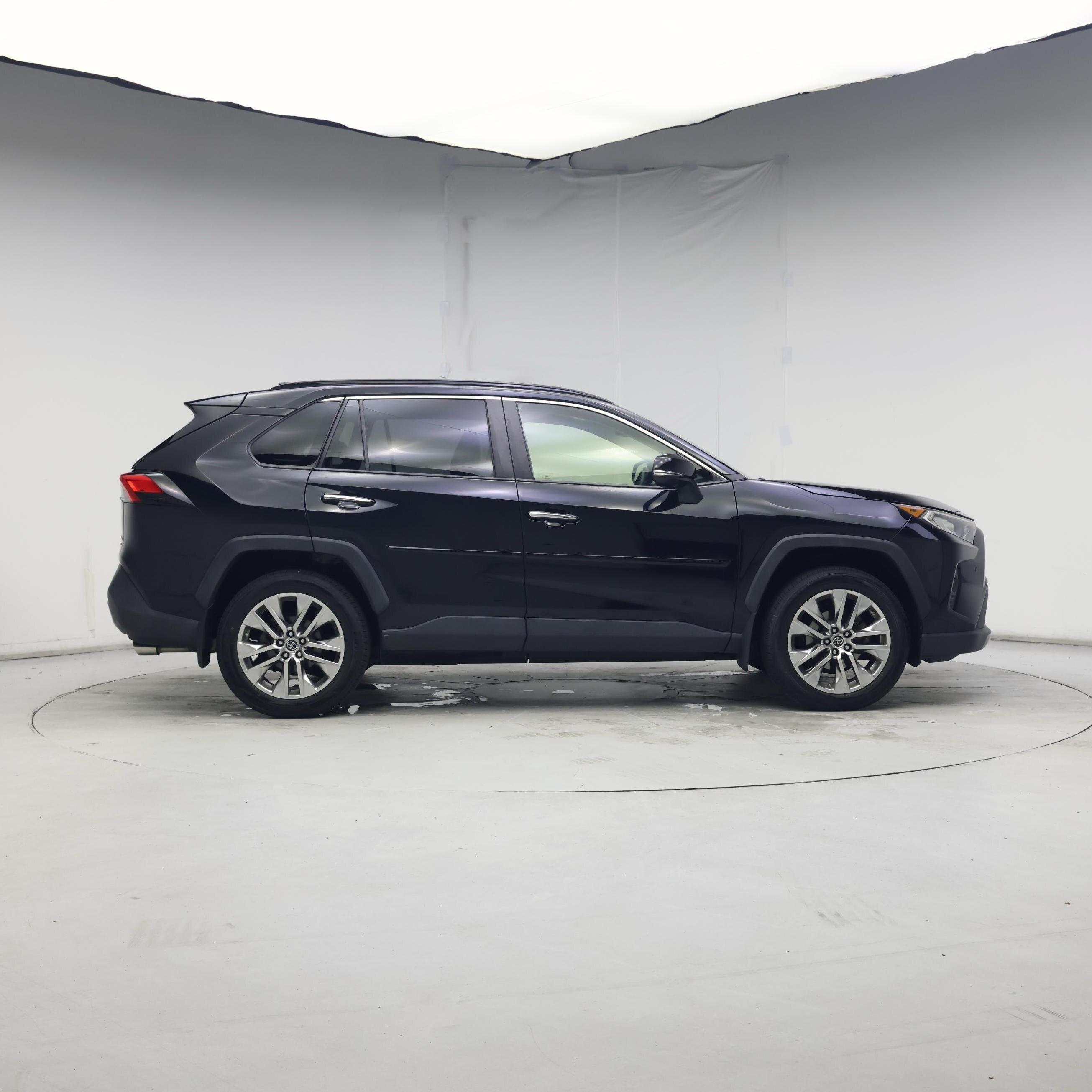 Thumbnail: 2019 Toyota RAV4 - 7