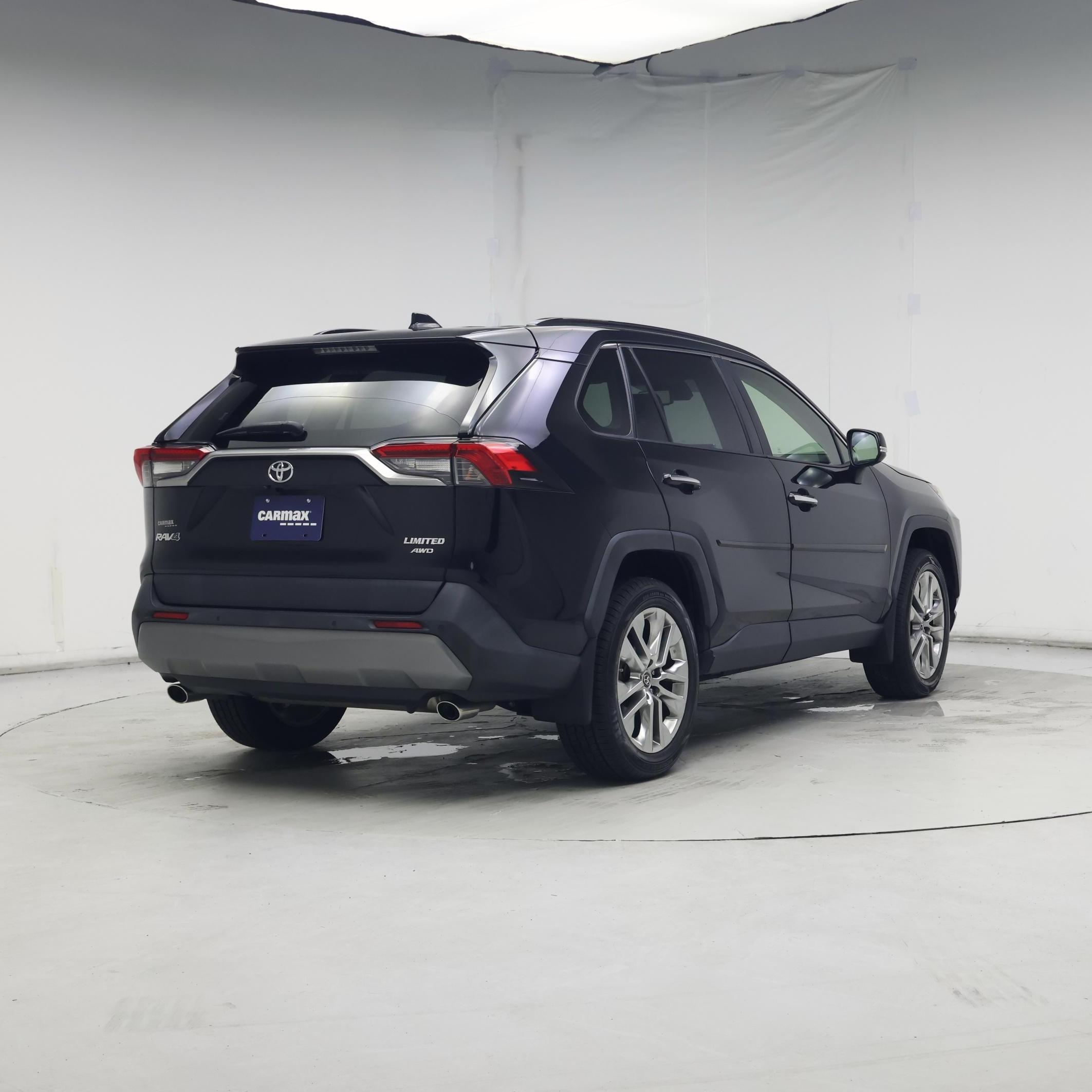 Thumbnail: 2019 Toyota RAV4 - 8