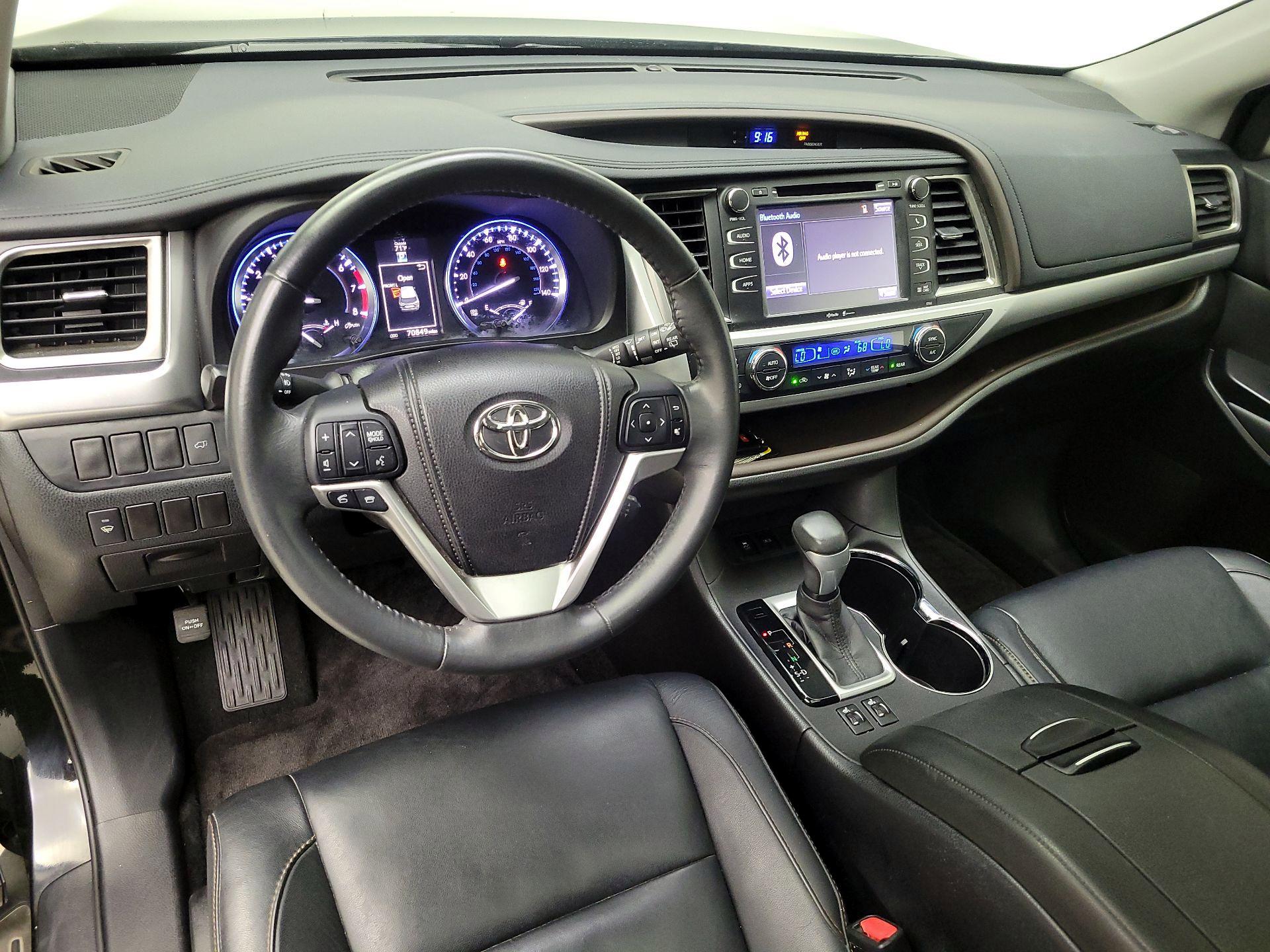 Thumbnail: 2014 Toyota Highlander - 9