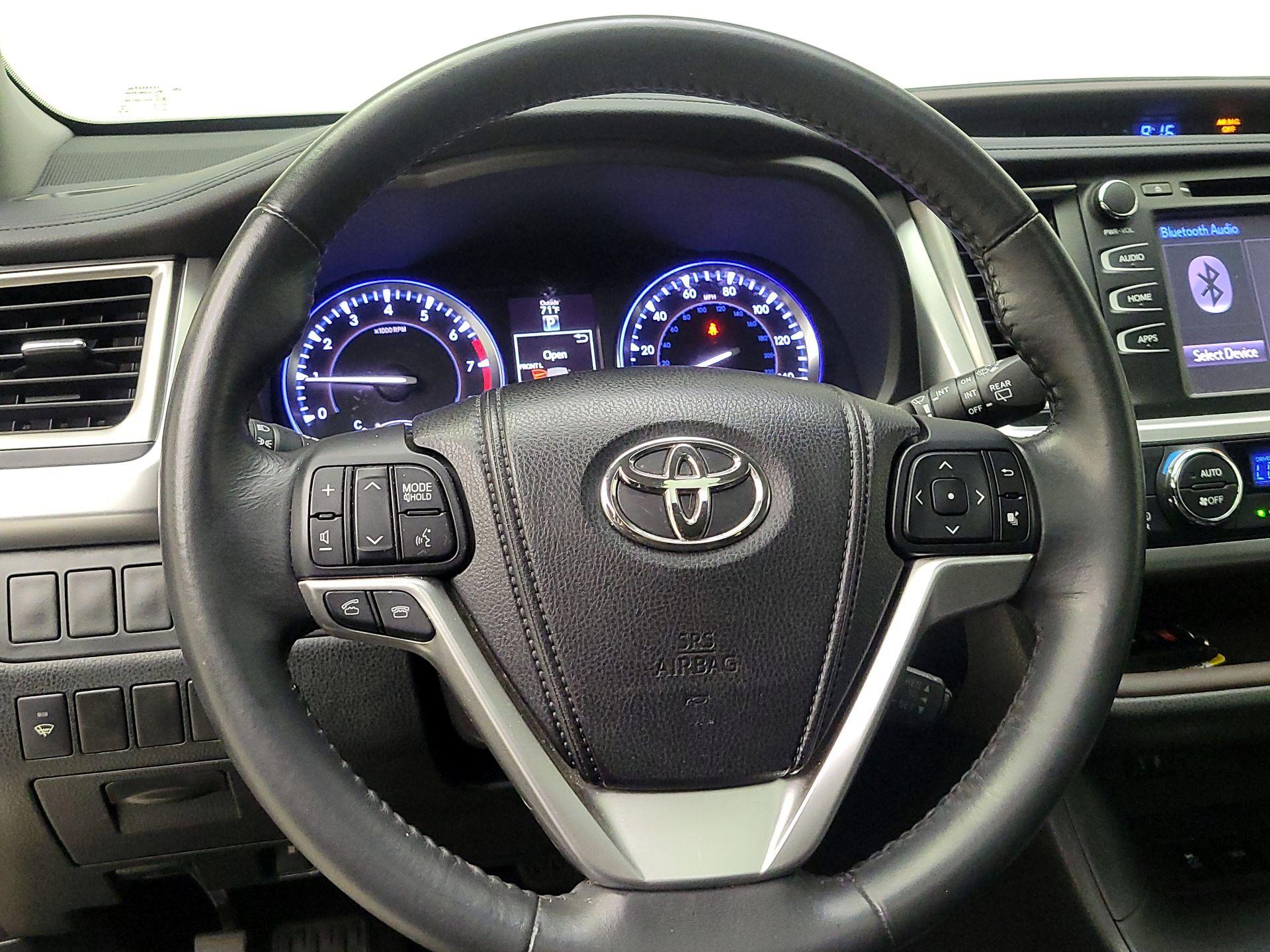 Thumbnail: 2014 Toyota Highlander - 10