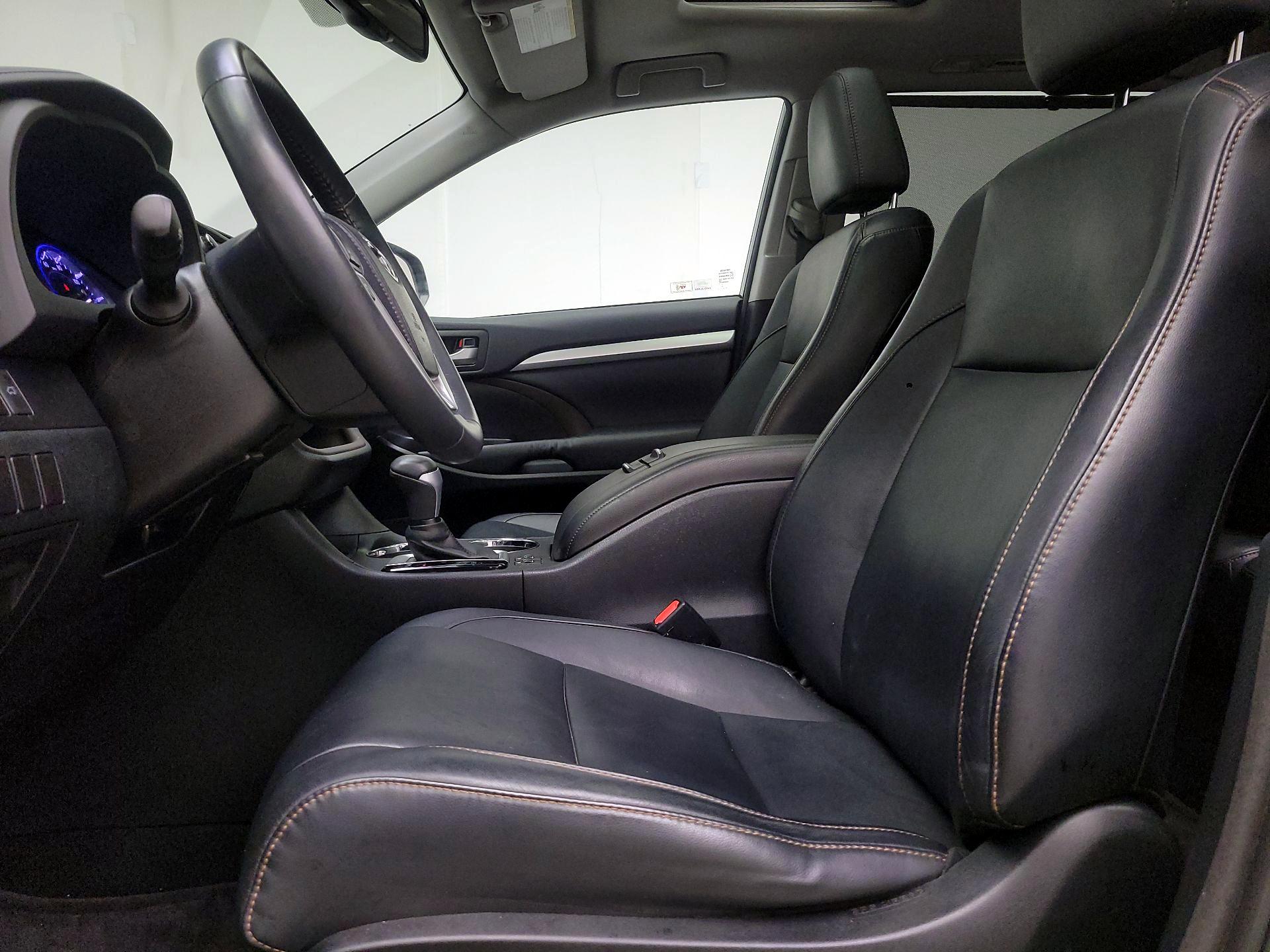 Thumbnail: 2014 Toyota Highlander - 11