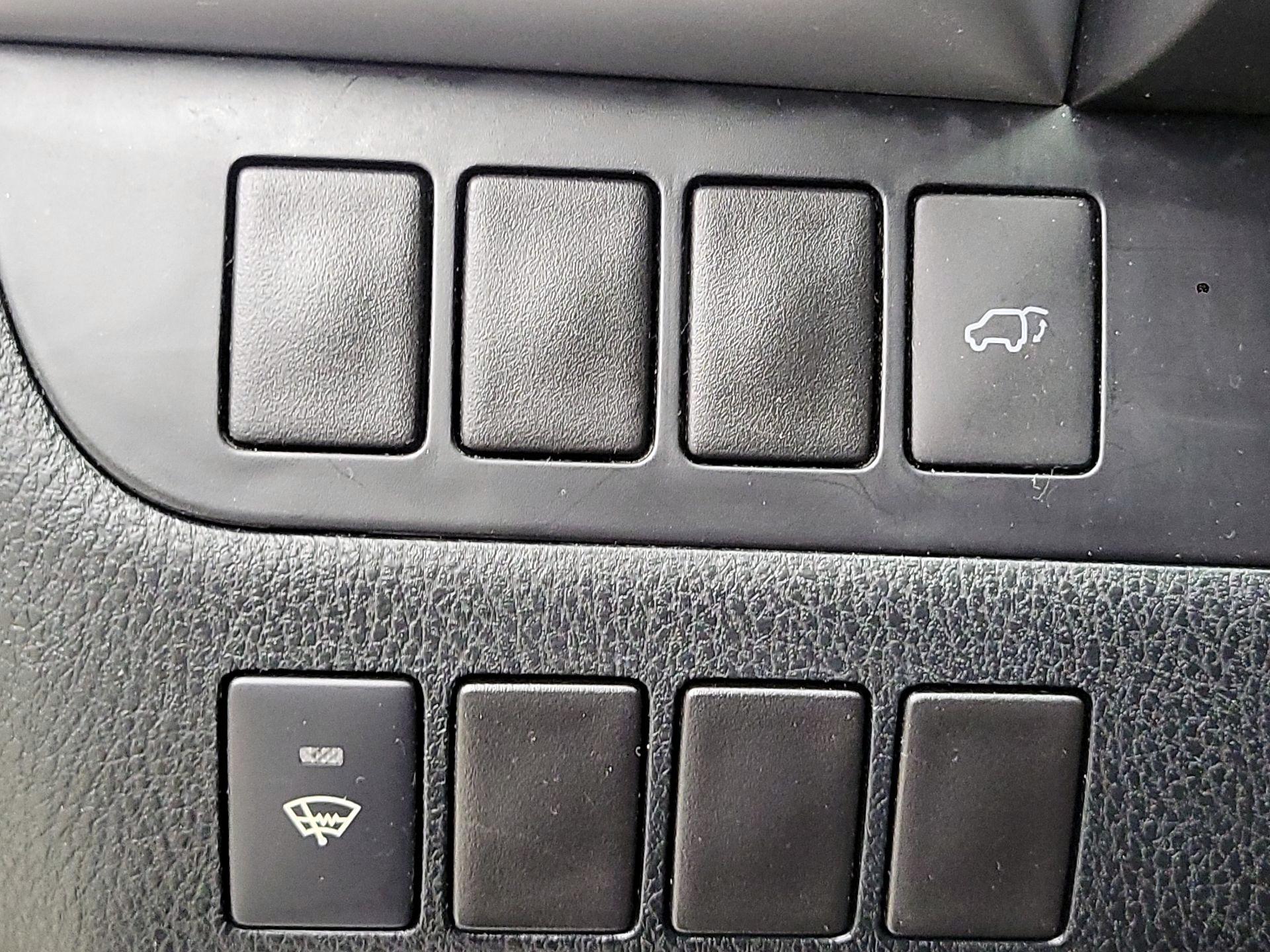 Thumbnail: 2014 Toyota Highlander - 13