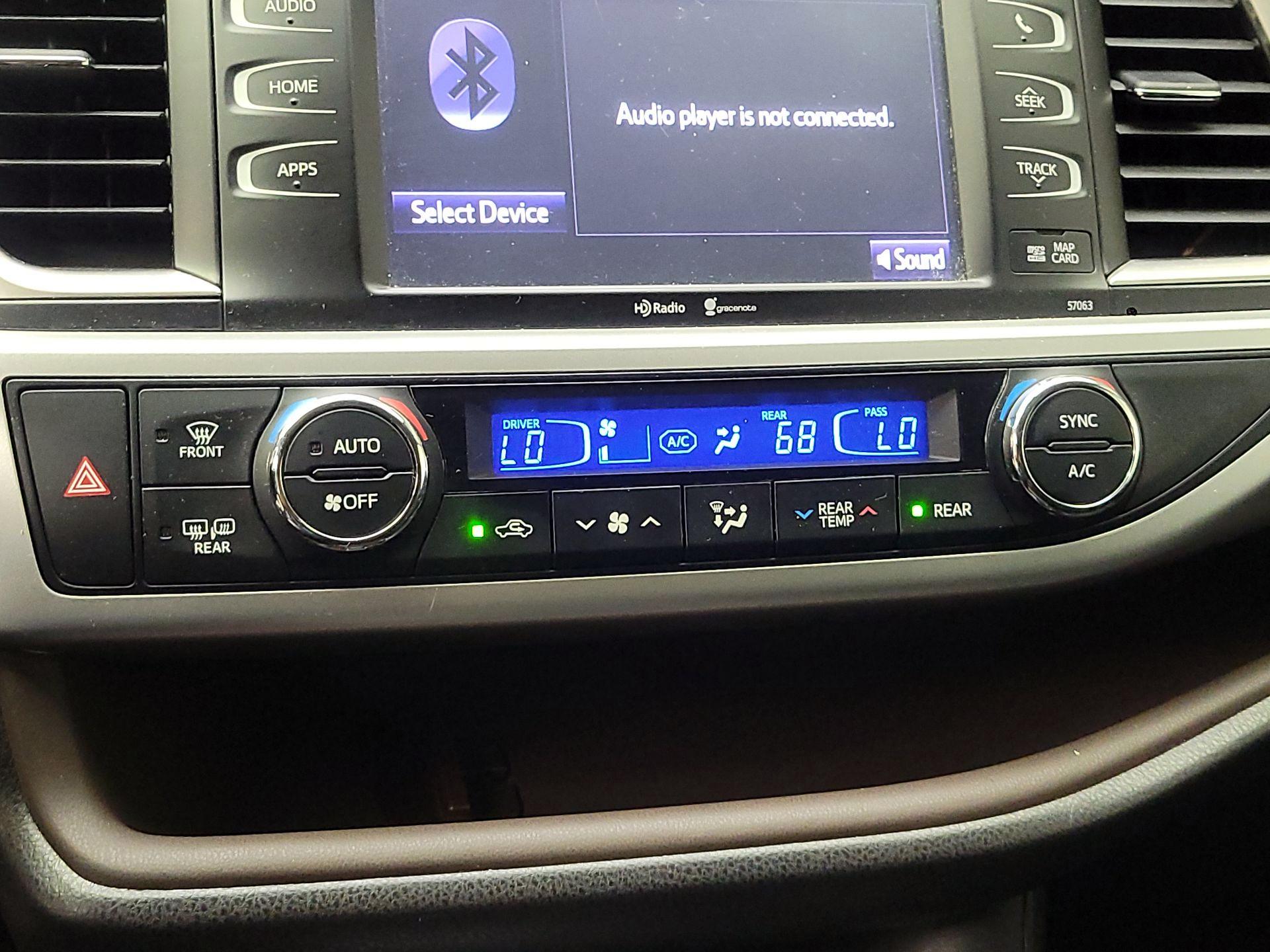 Thumbnail: 2014 Toyota Highlander - 16