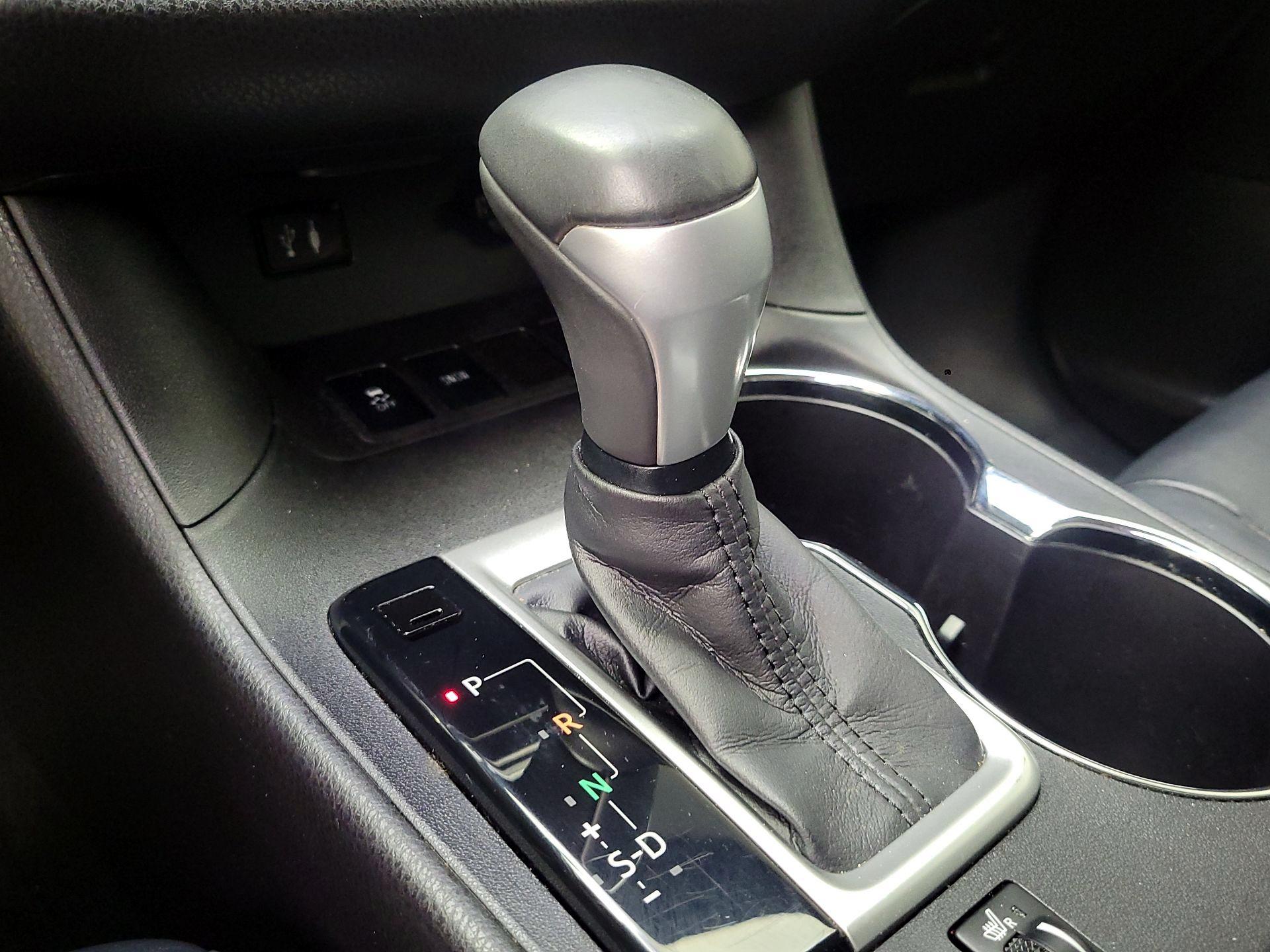 Thumbnail: 2014 Toyota Highlander - 17