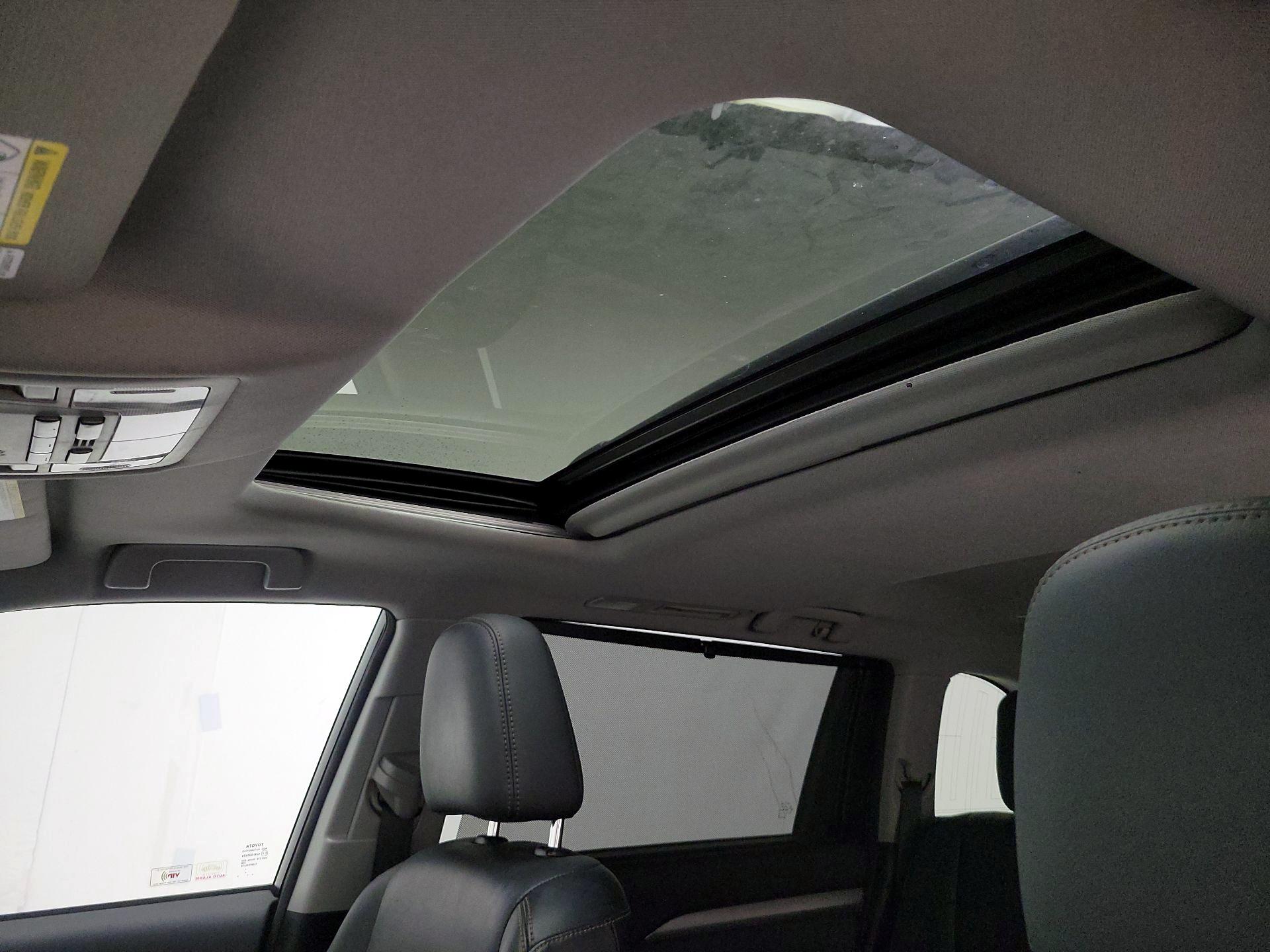 Thumbnail: 2014 Toyota Highlander - 19