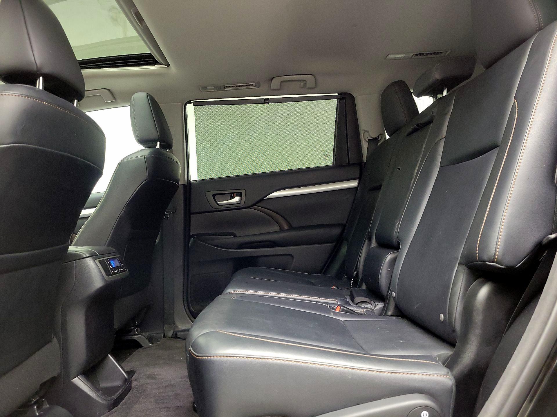 Thumbnail: 2014 Toyota Highlander - 20