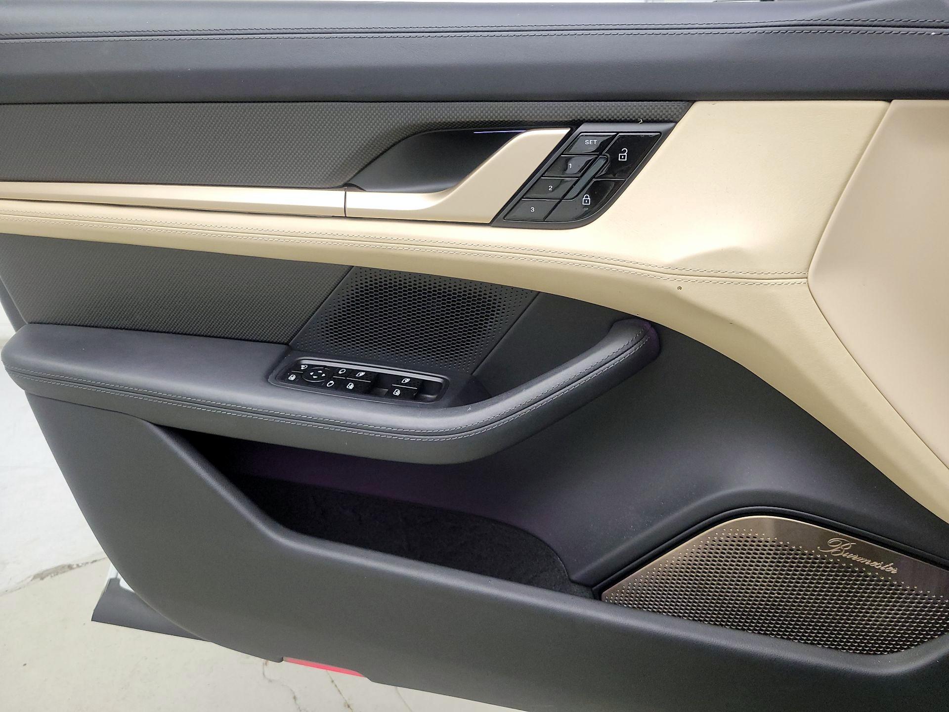 Thumbnail: 2020 Porsche Taycan - 12