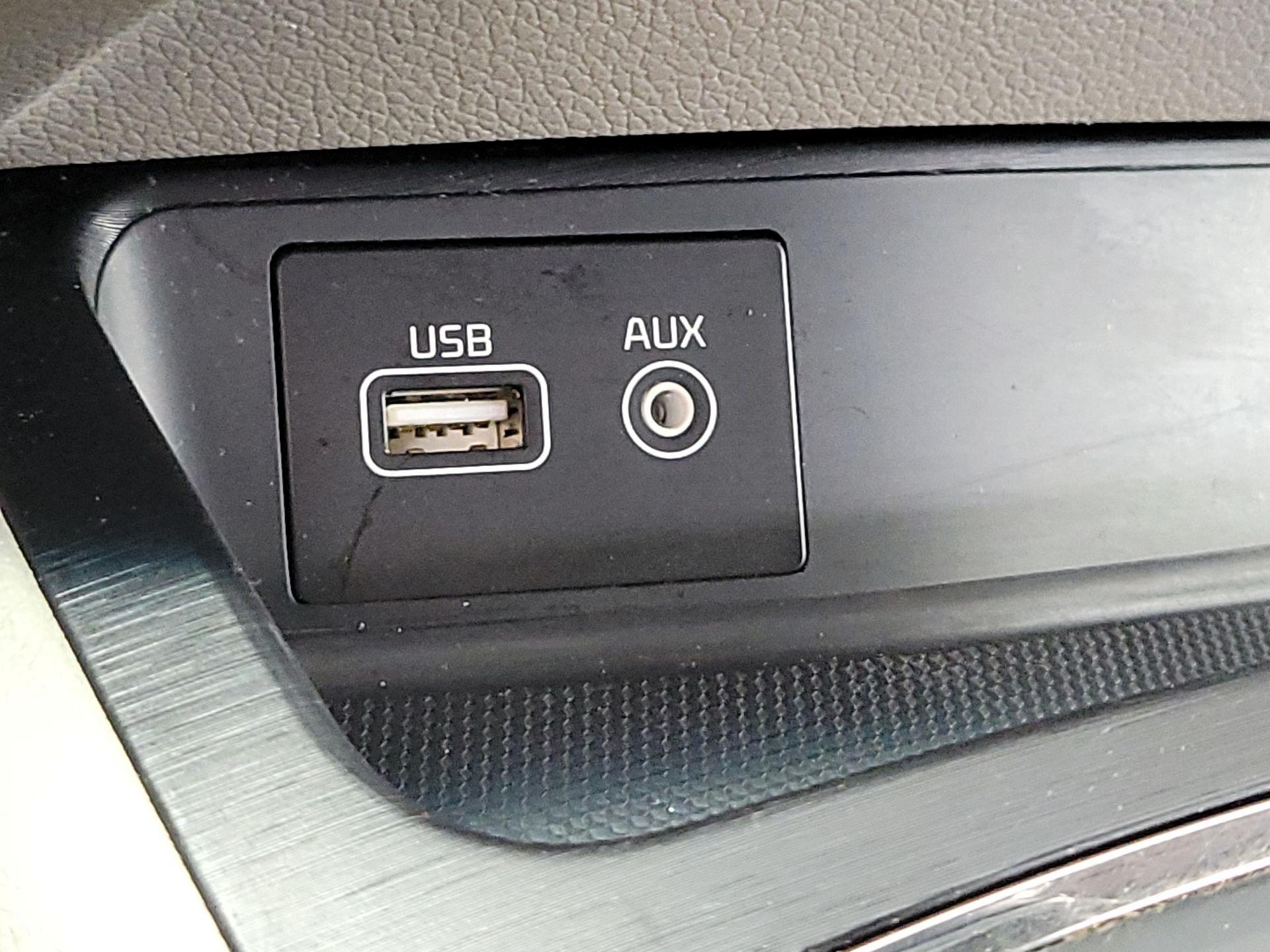 Thumbnail: 2017 Kia Sedona - 18