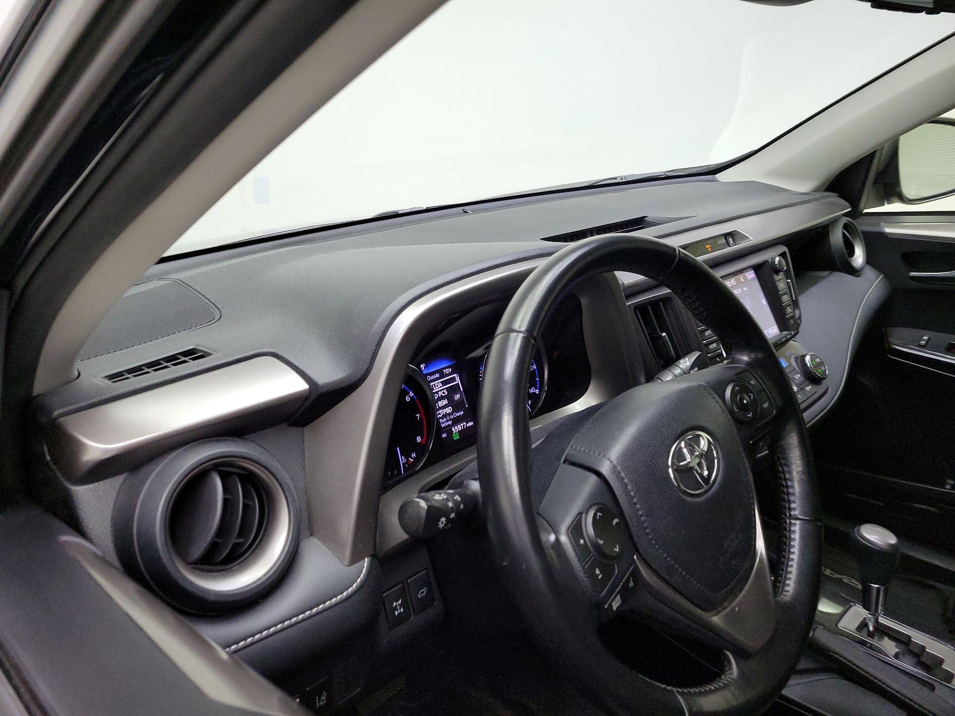 Thumbnail: 2018 Toyota RAV4 - 9