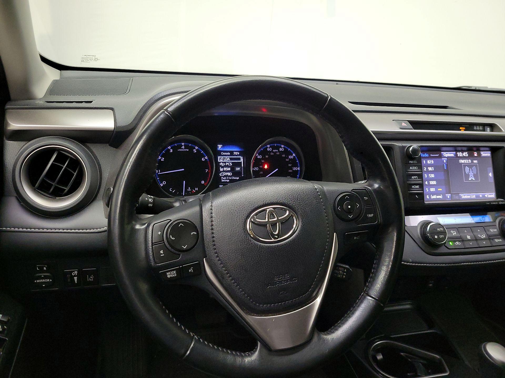 Thumbnail: 2018 Toyota RAV4 - 10