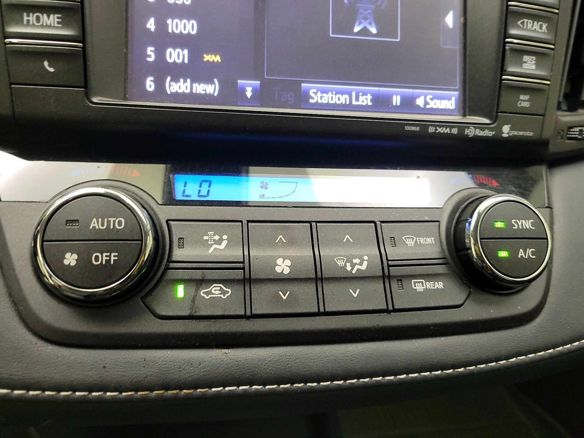 Thumbnail: 2018 Toyota RAV4 - 16