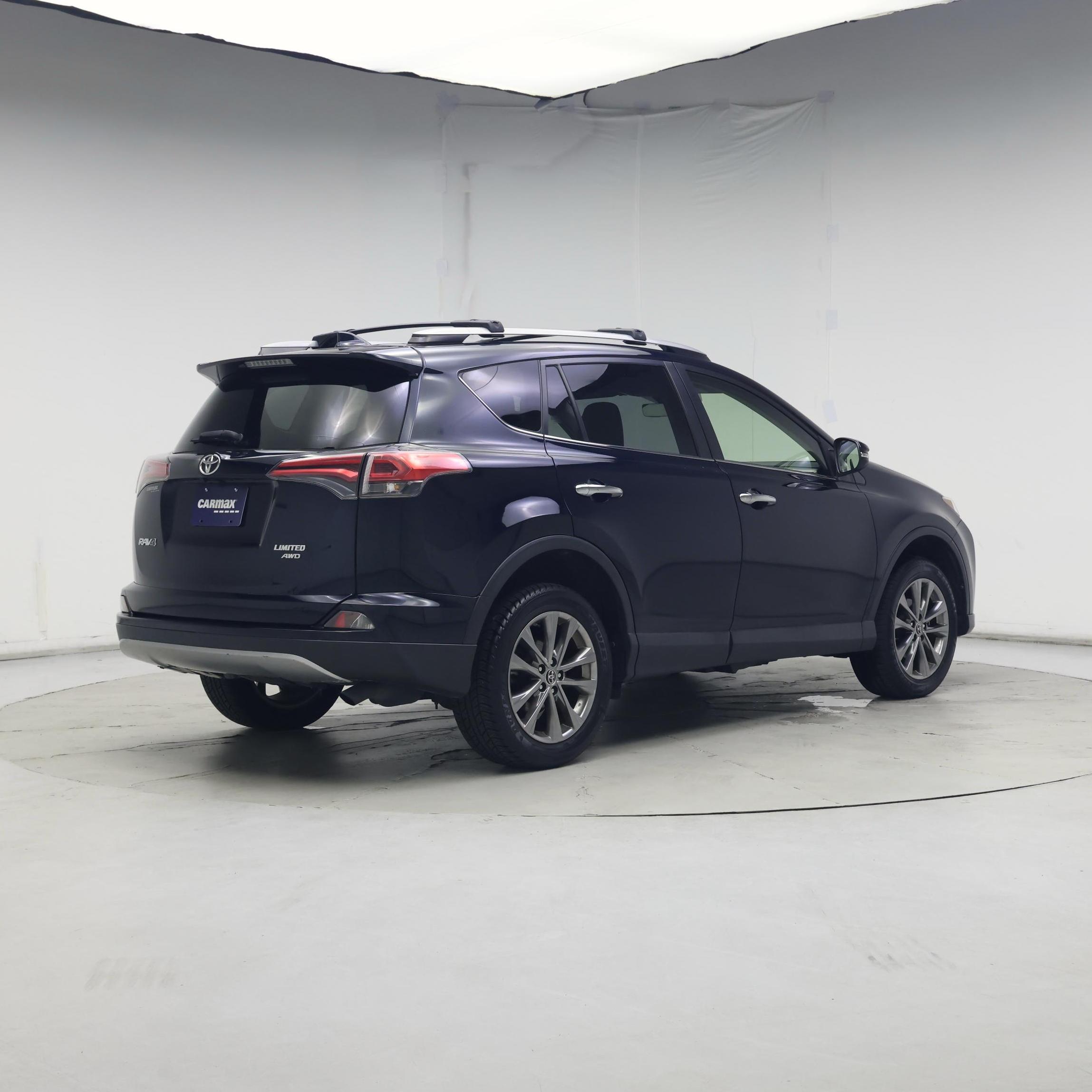 Thumbnail: 2018 Toyota RAV4 - 8