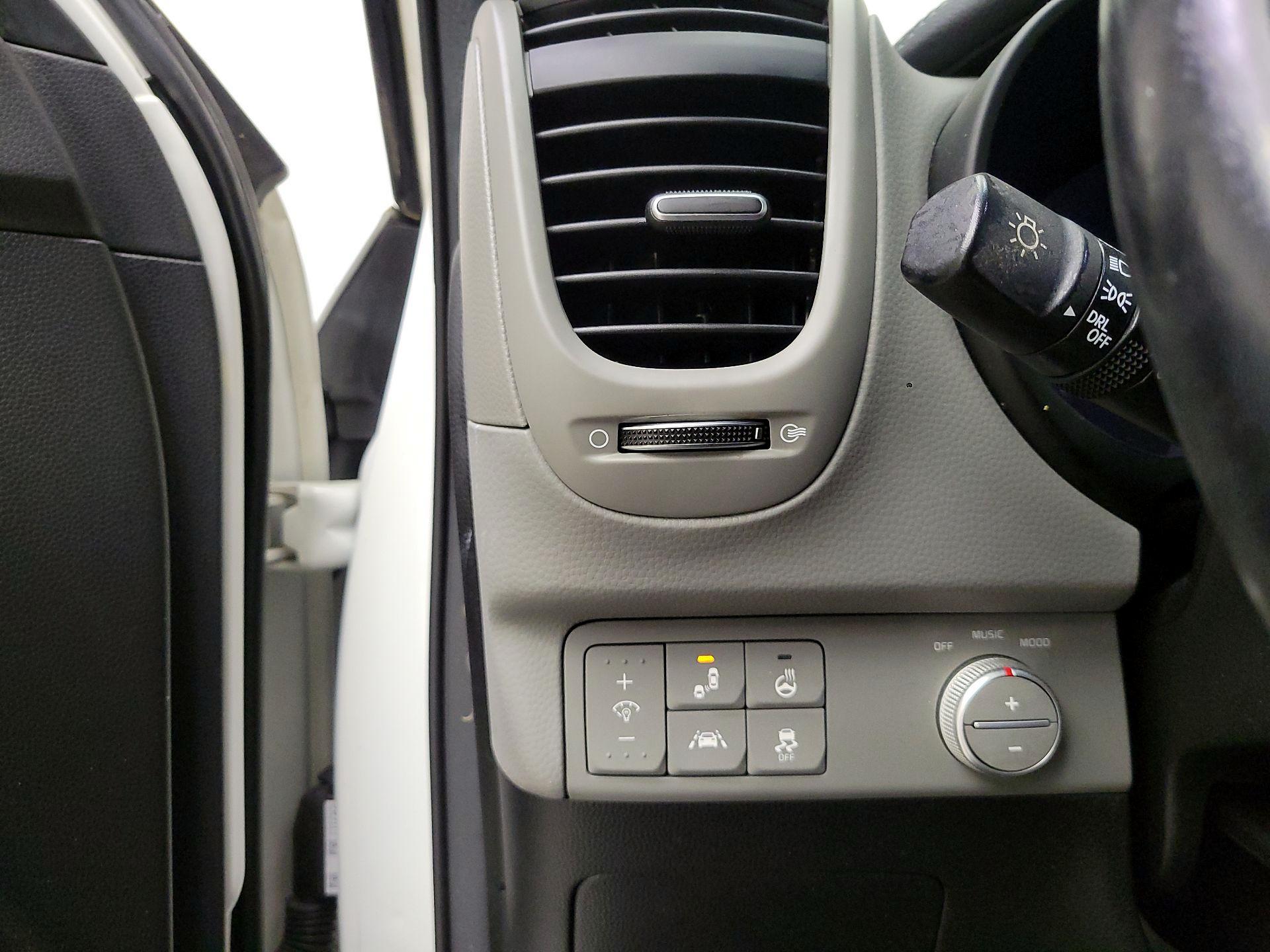 Thumbnail: 2018 Kia Soul - 13