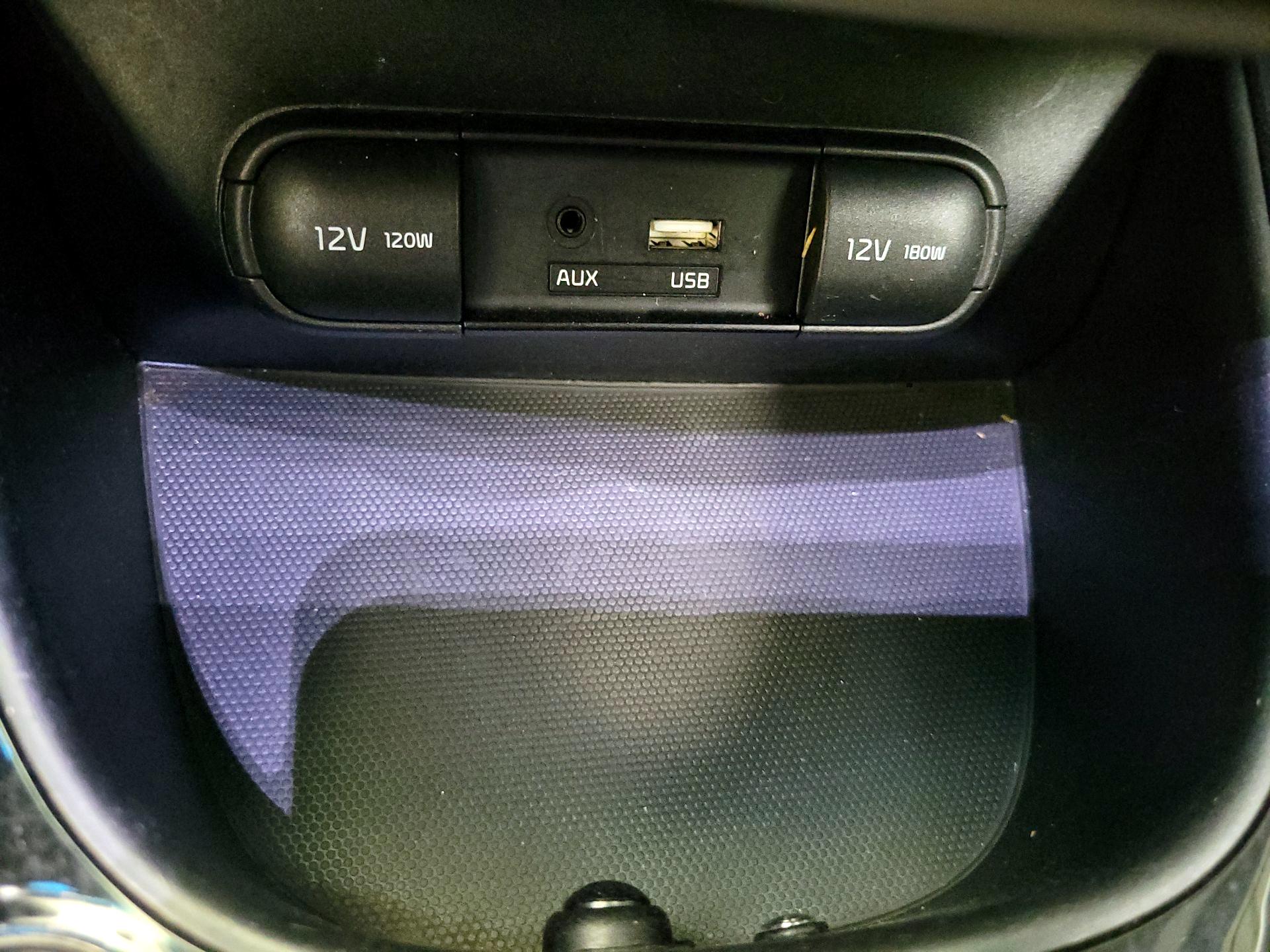 Thumbnail: 2018 Kia Soul - 18
