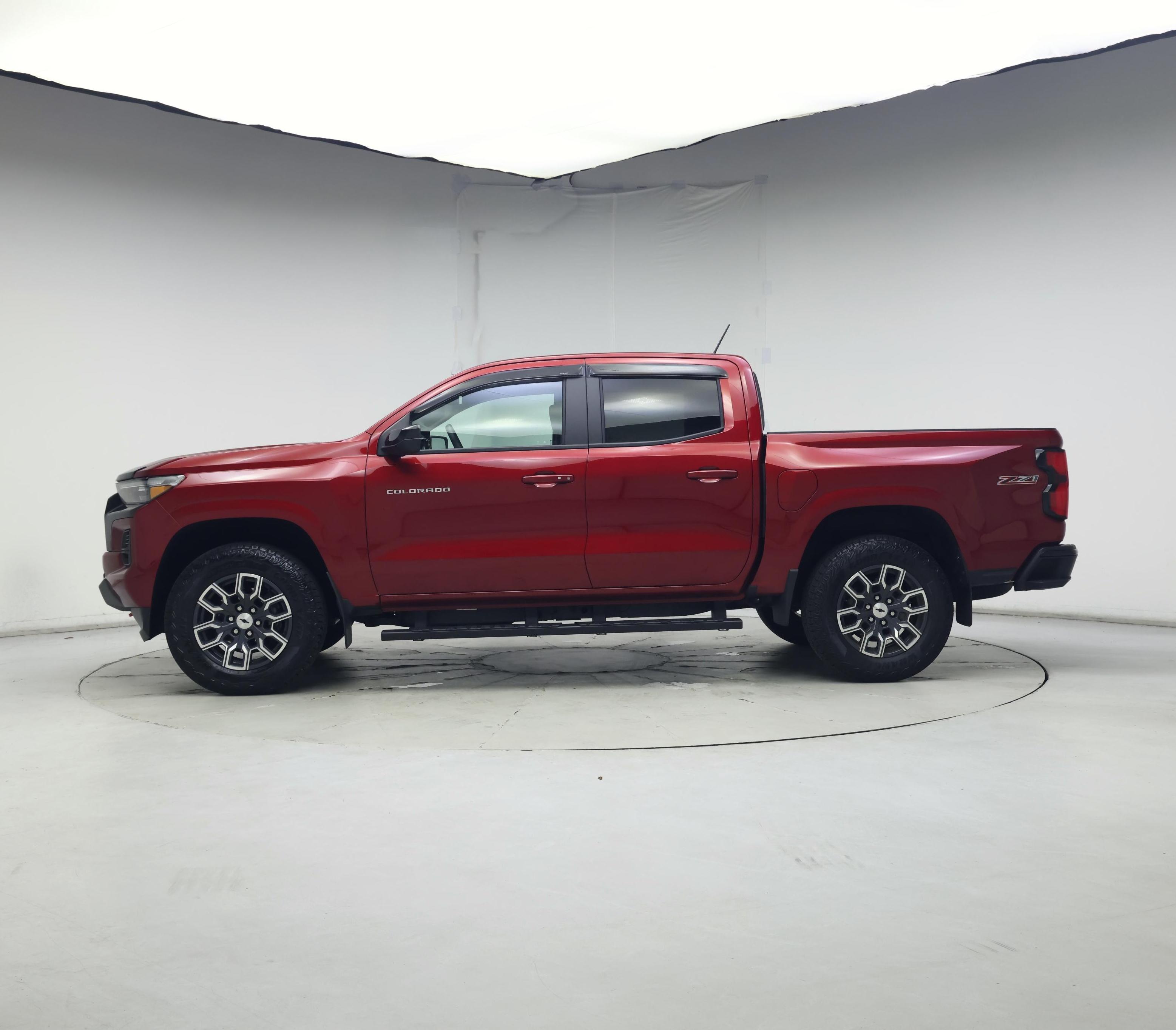 Thumbnail: 2024 Chevrolet Colorado - 3
