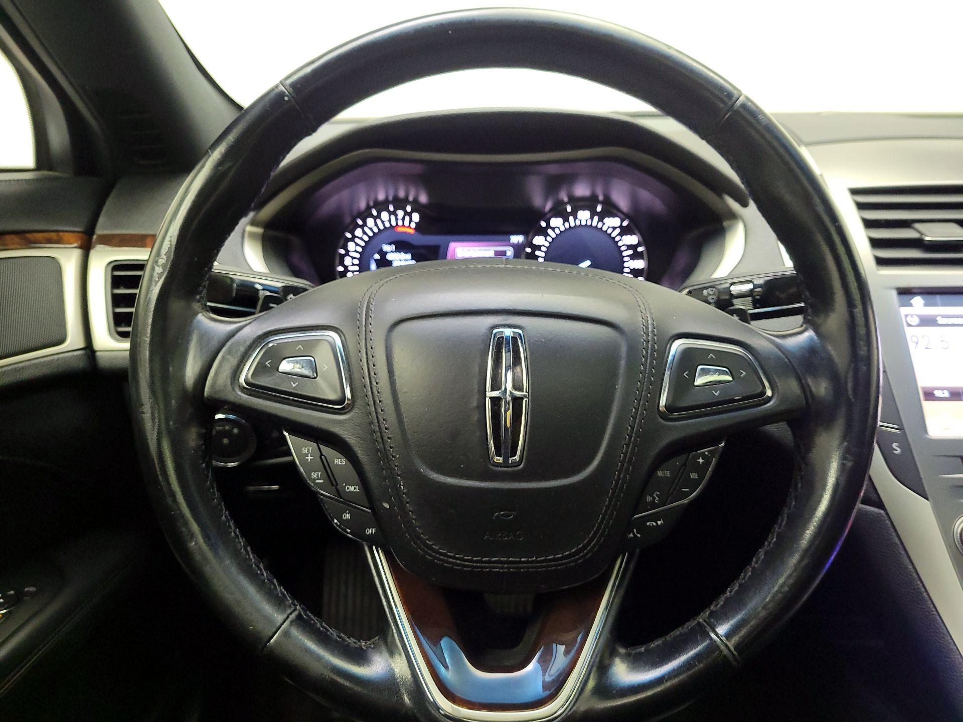 Thumbnail: 2017 Lincoln MKZ - 10