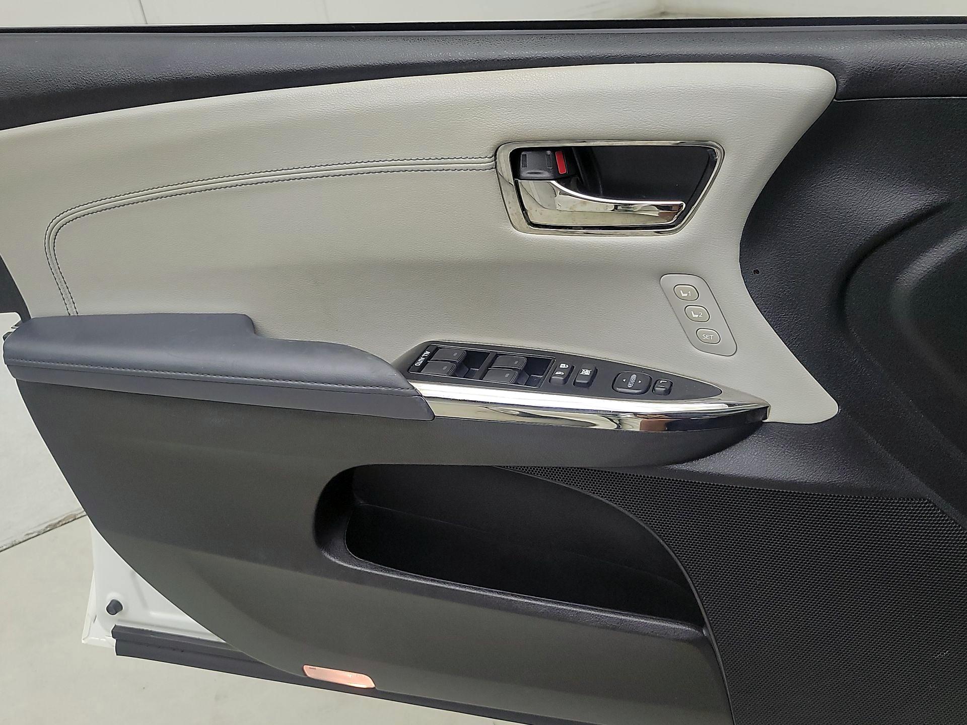 Thumbnail: 2014 Toyota Avalon - 12