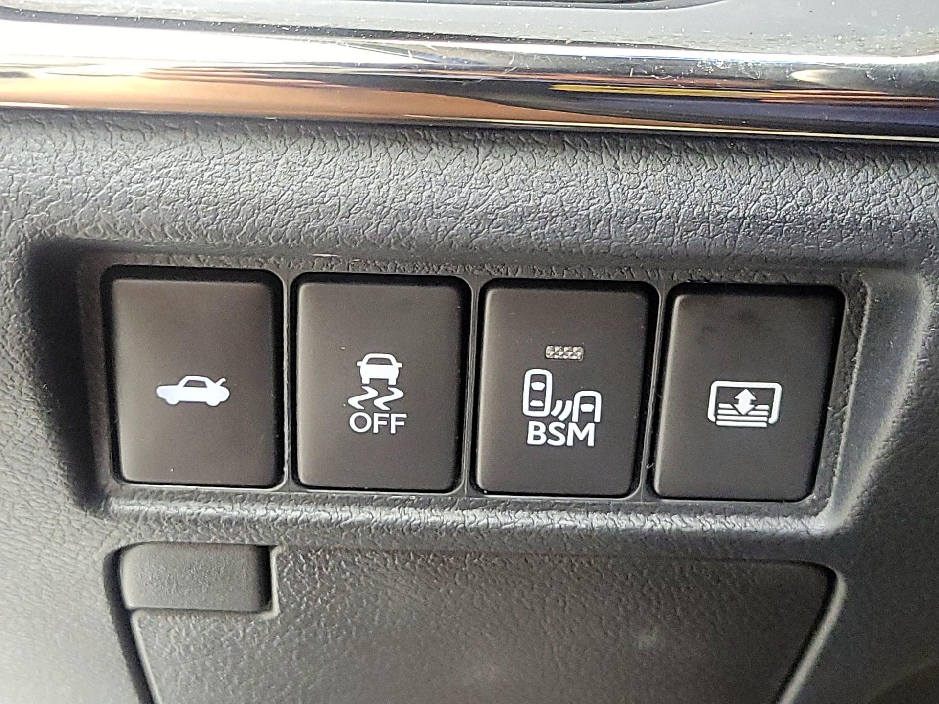 Thumbnail: 2014 Toyota Avalon - 13