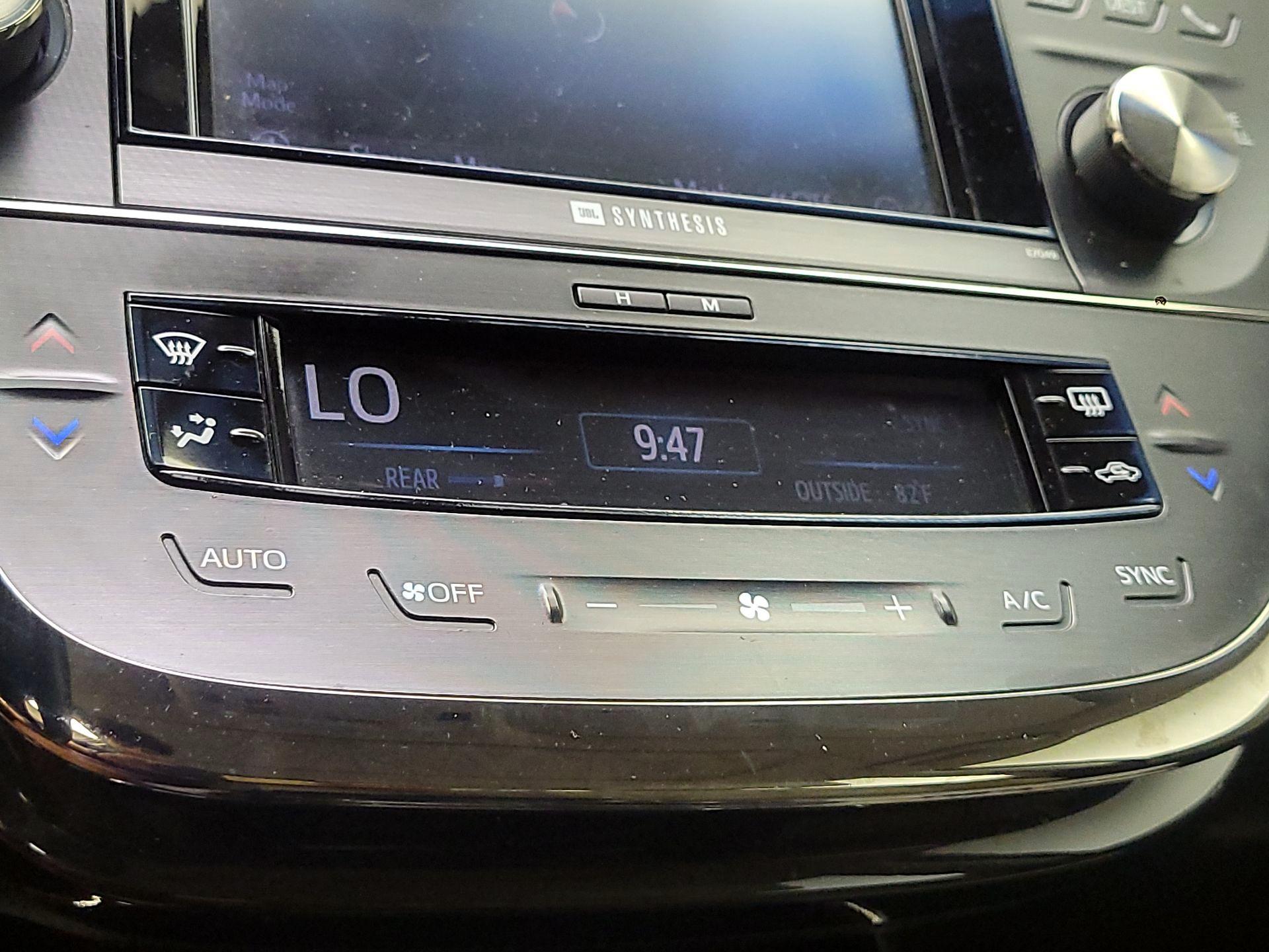 Thumbnail: 2014 Toyota Avalon - 17