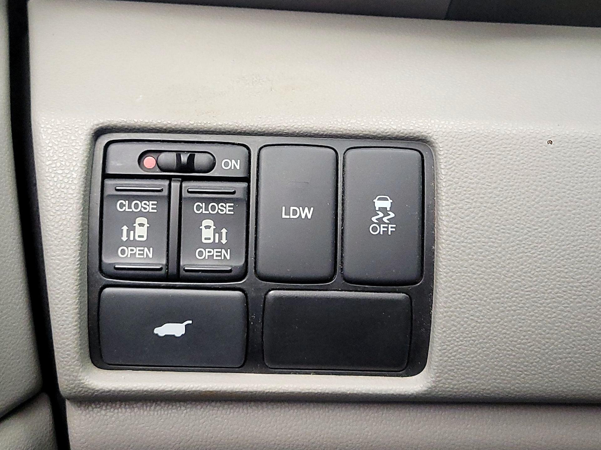 Thumbnail: 2016 Honda Odyssey - 13